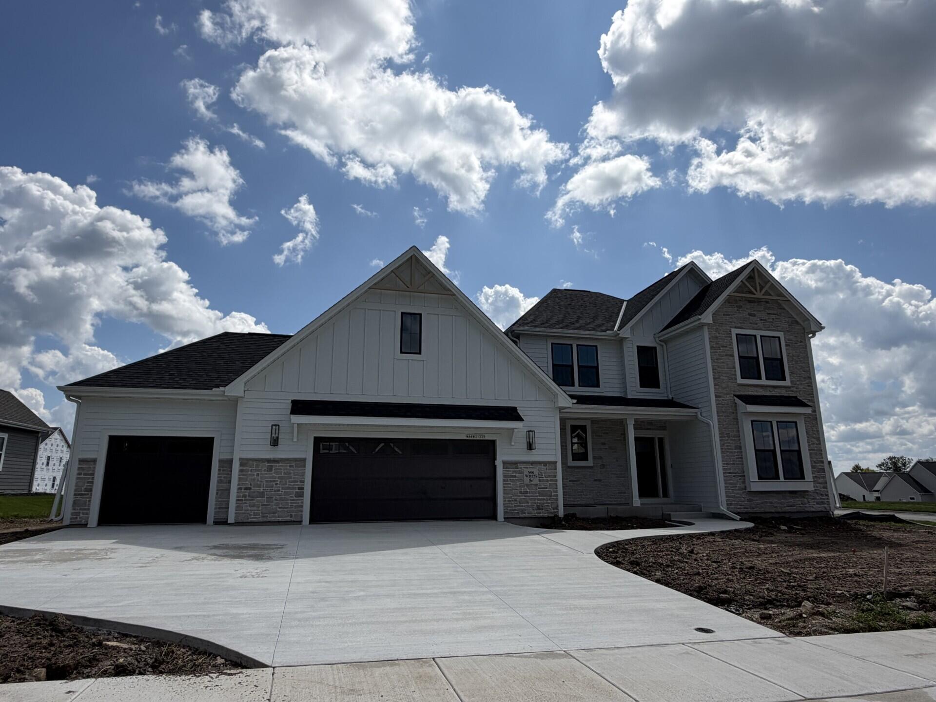 N66w21225 Sweet Clover Dr Property Photo 1