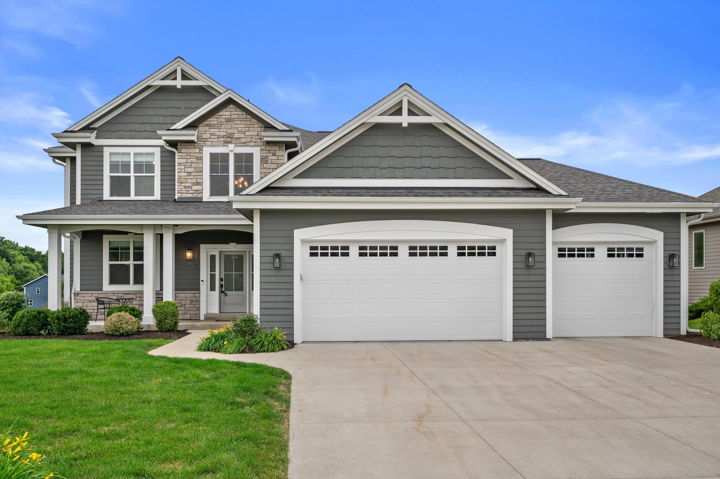 S54w25488 Pebble Brook Ct Property Photo 1