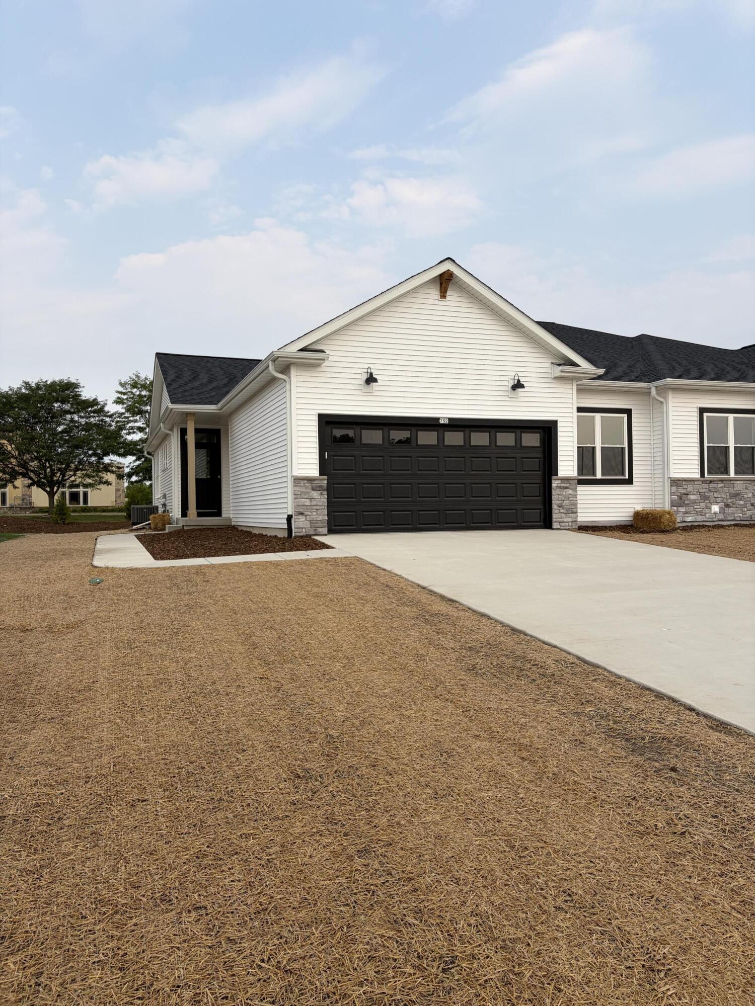 752 Pleasant Park Ct Property Photo 1