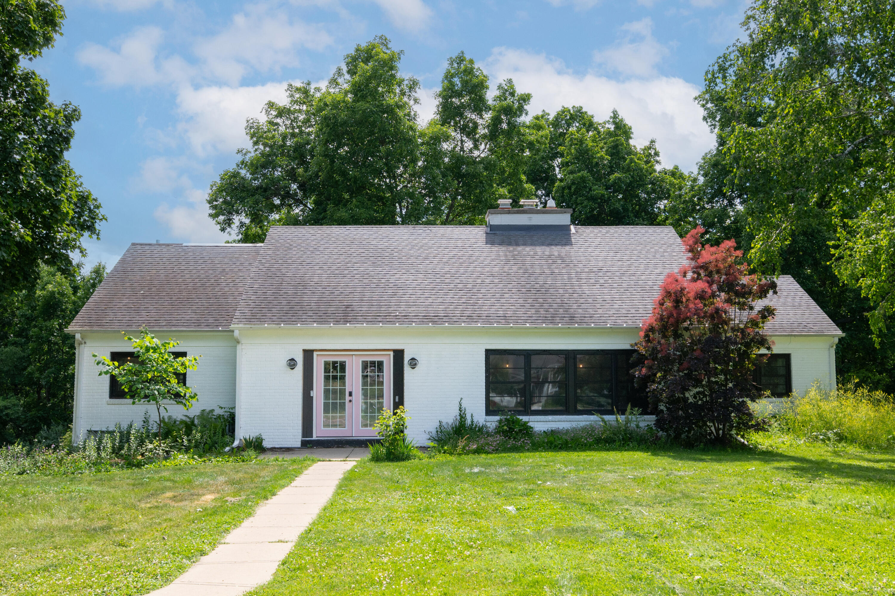 1345 Hickory Hill Ln Property Photo 1