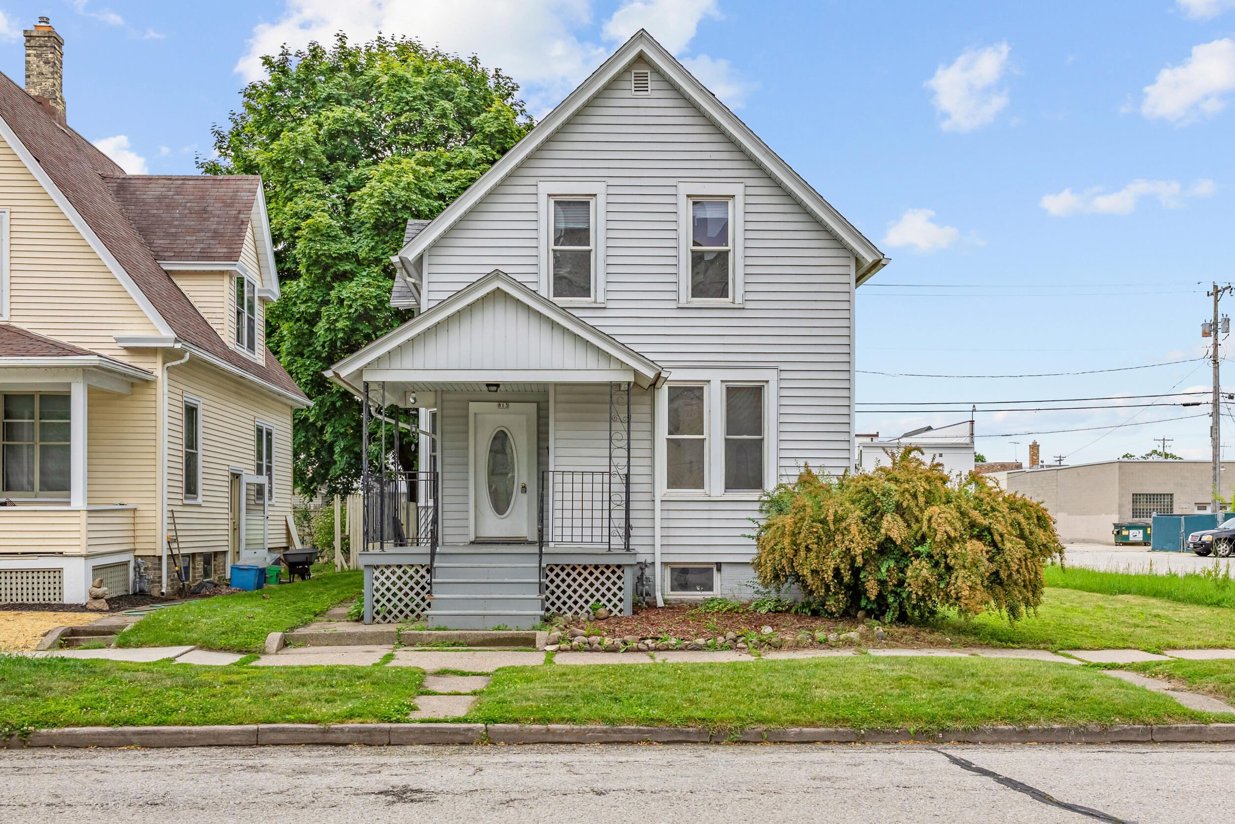 813 Huron Ave Property Photo 1