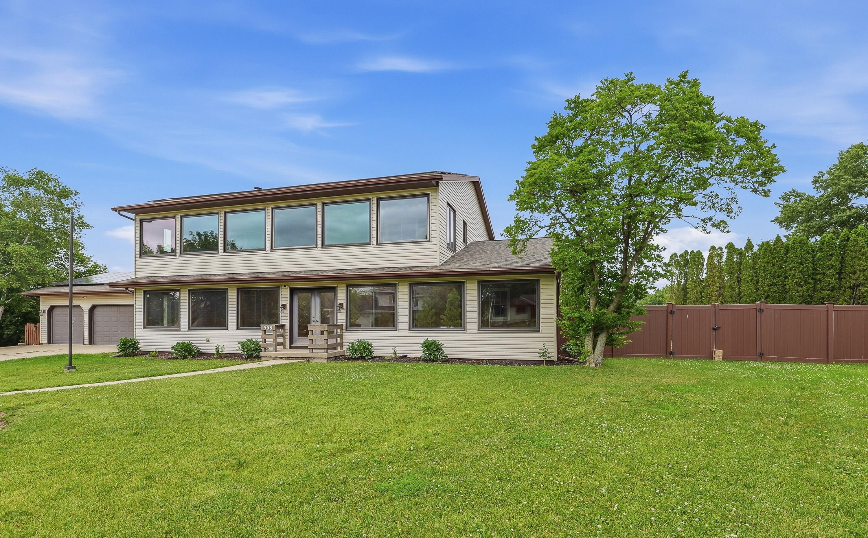 995 Birch Tree Ln Property Photo 1