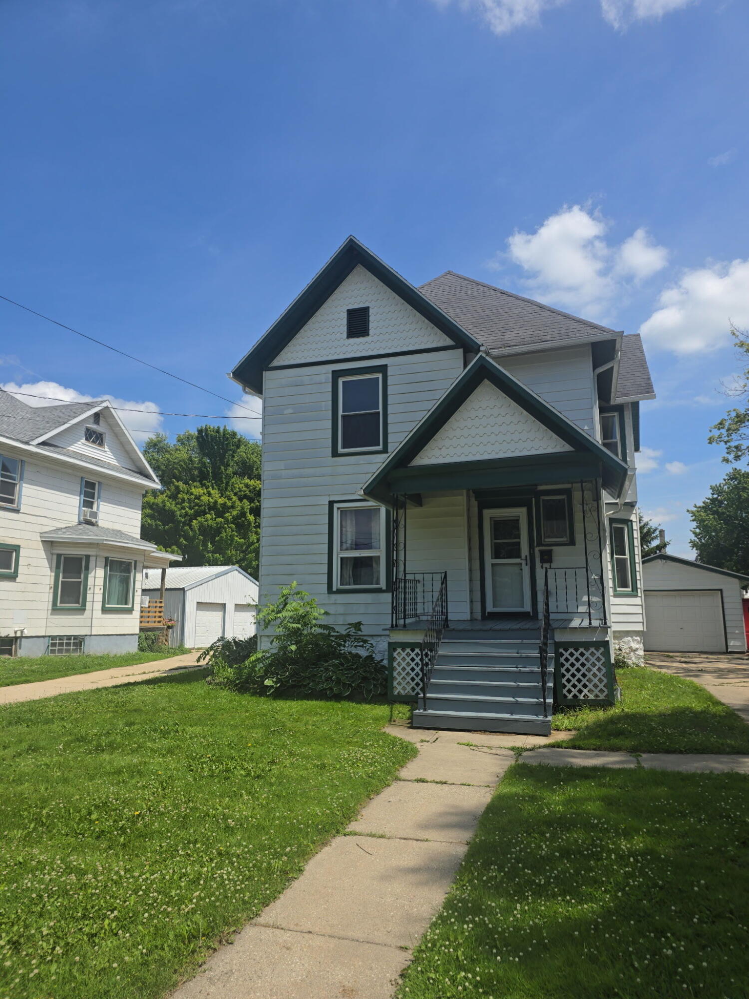 215 N Main St Property Photo 1