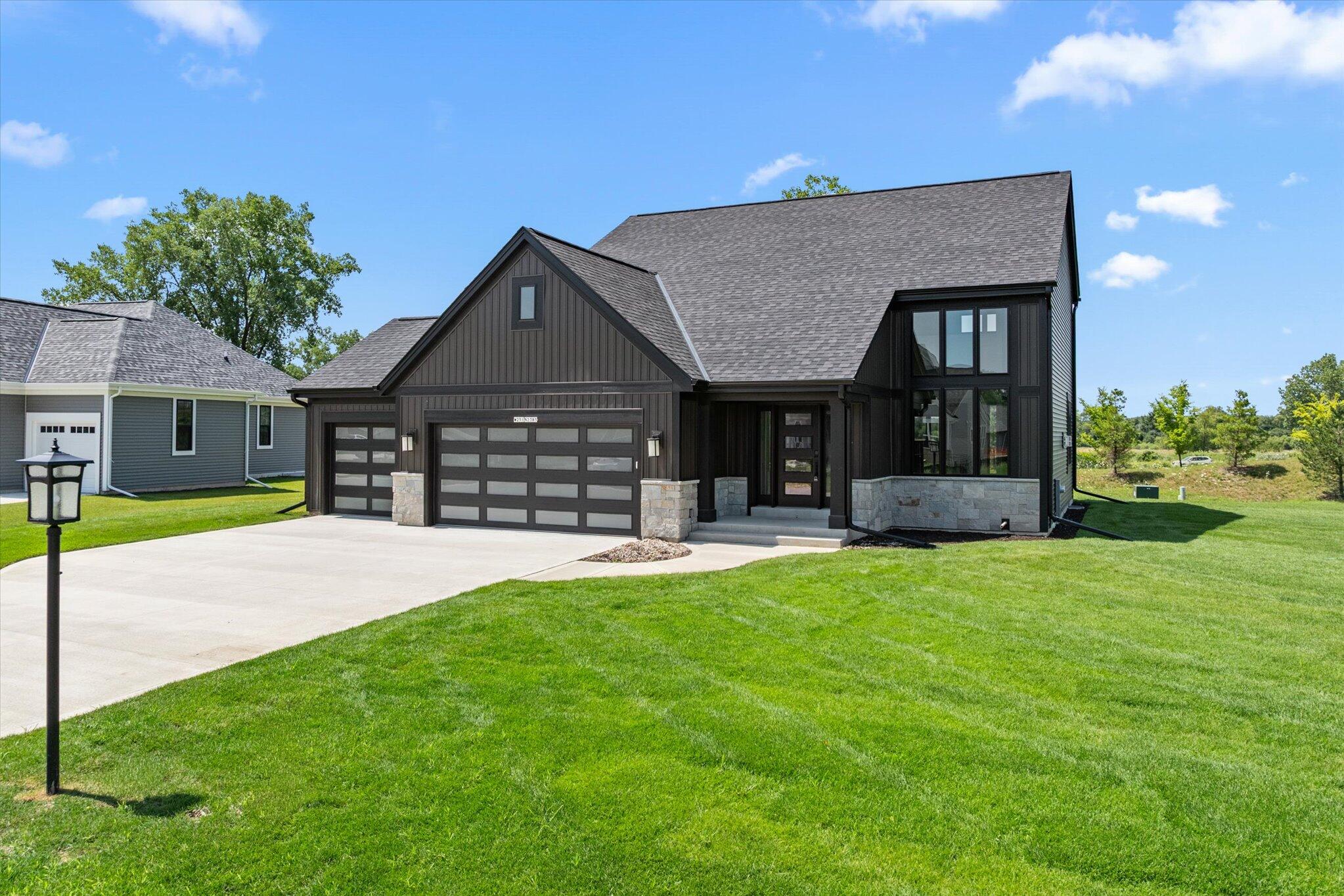 W251n2385 Valleyview Cir Property Photo 1