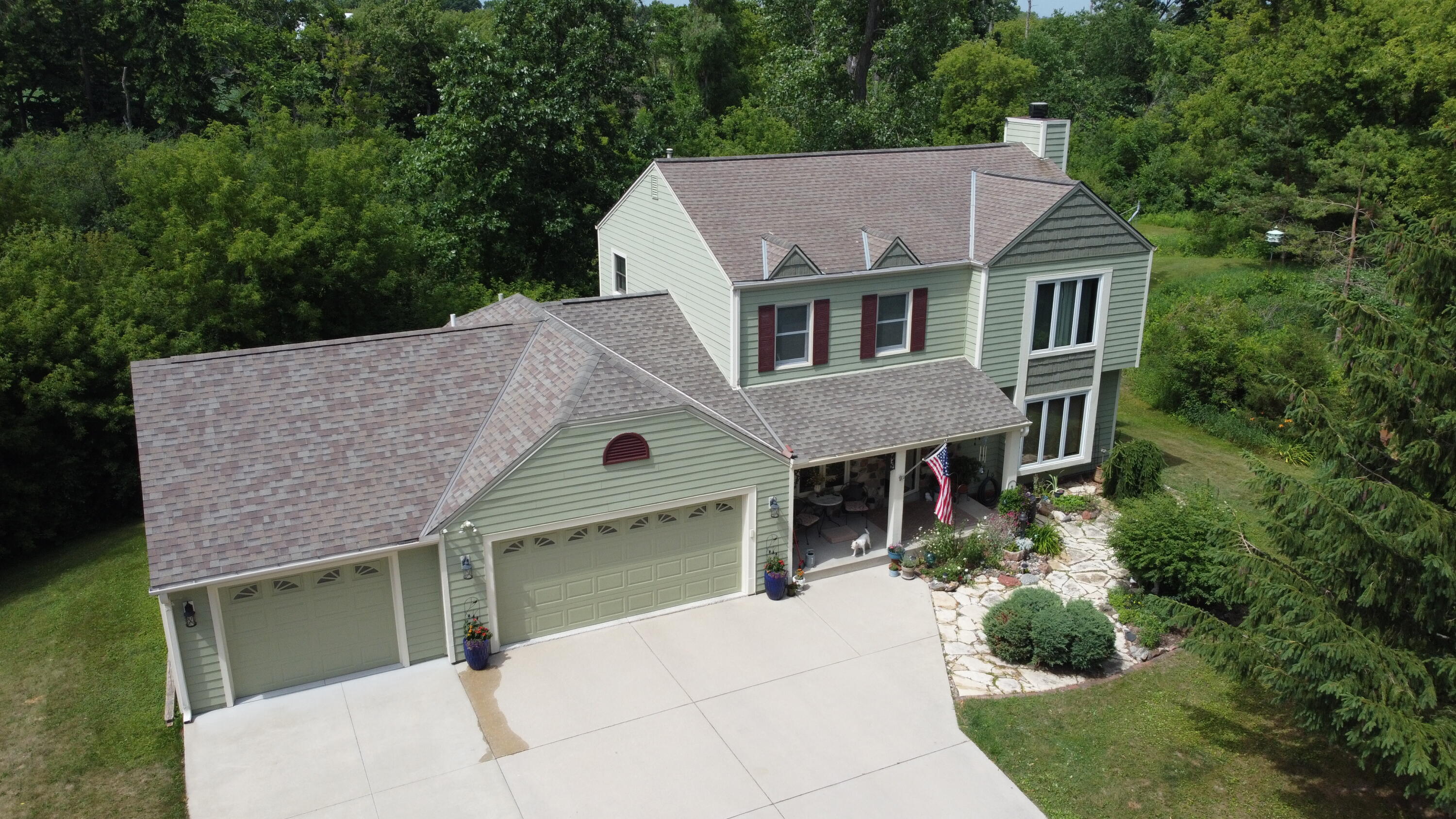 5836 Oakdale Ct Property Photo 1