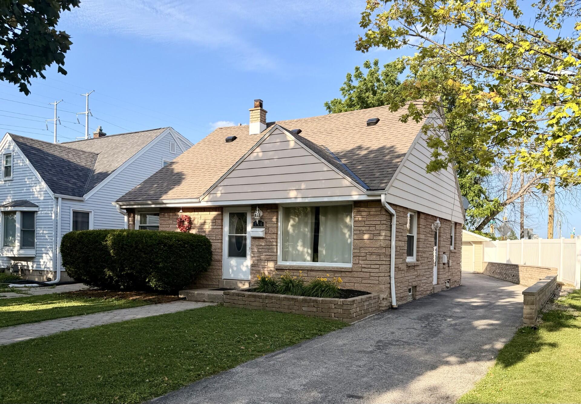 144 S 71st St Property Photo 1