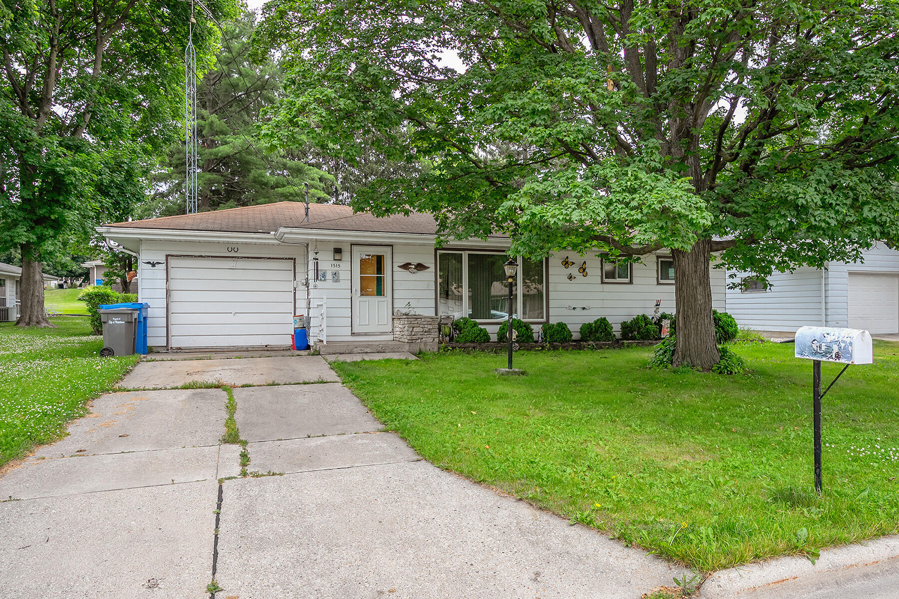 1515 Sandy Ln Property Photo 1