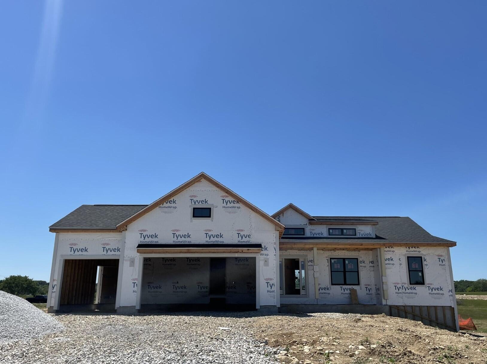 W261n6831 Prairie Haven Ct Property Photo 1