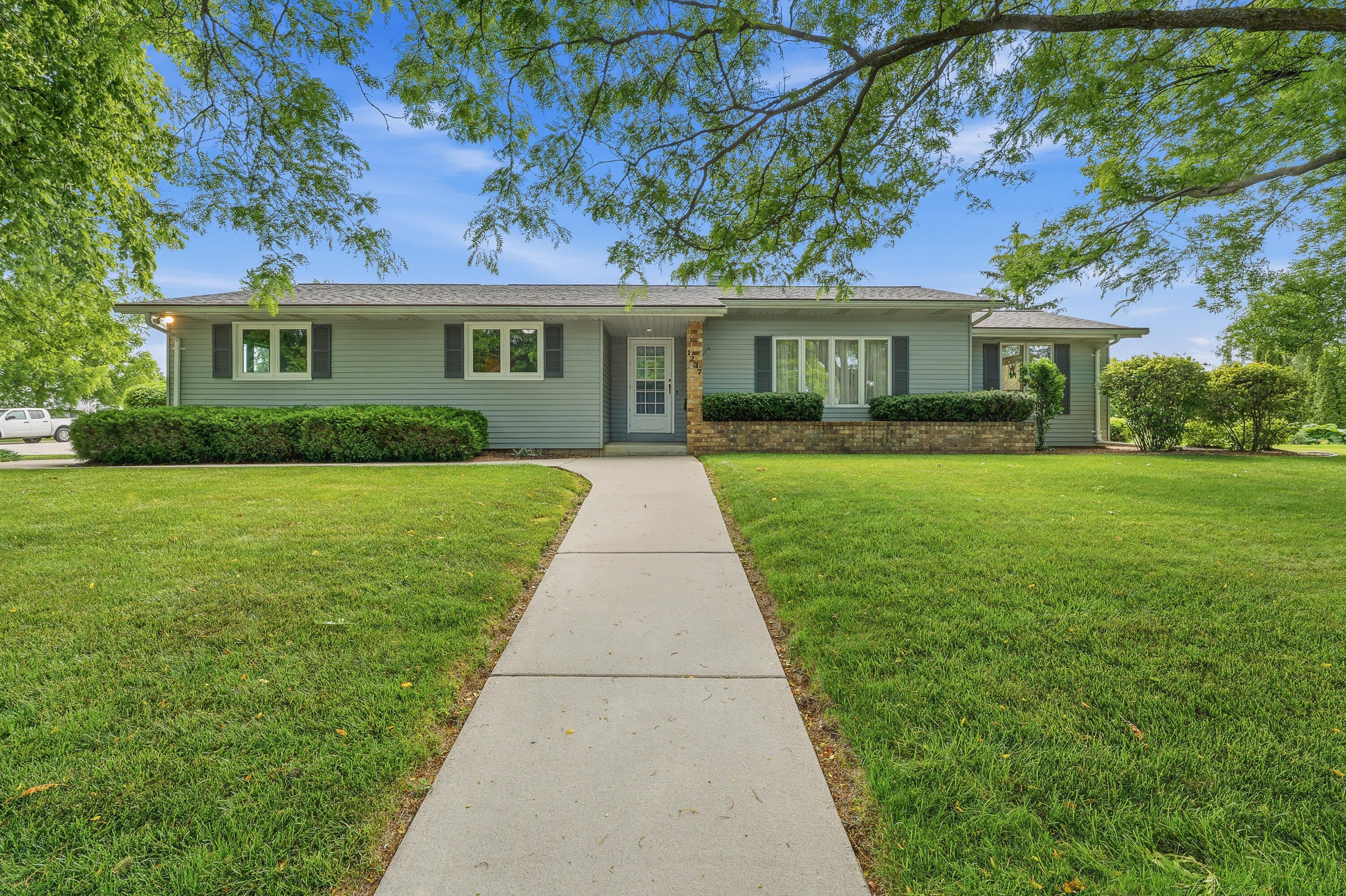 1237 Audubon Rd