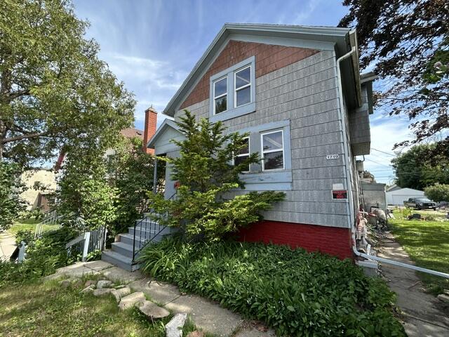 1719 Superior Ave Property Photo 1