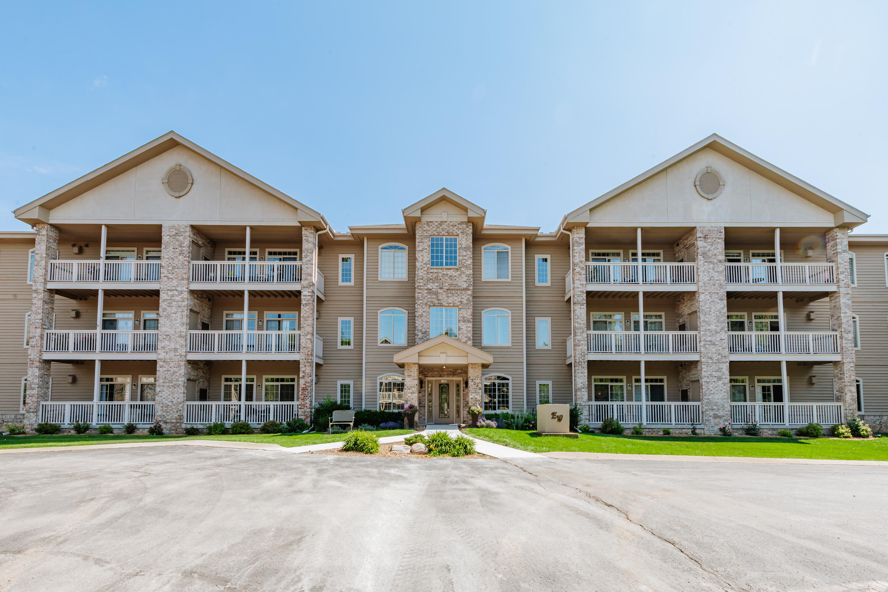 13060 W Bluemound Rd Property Photo 1