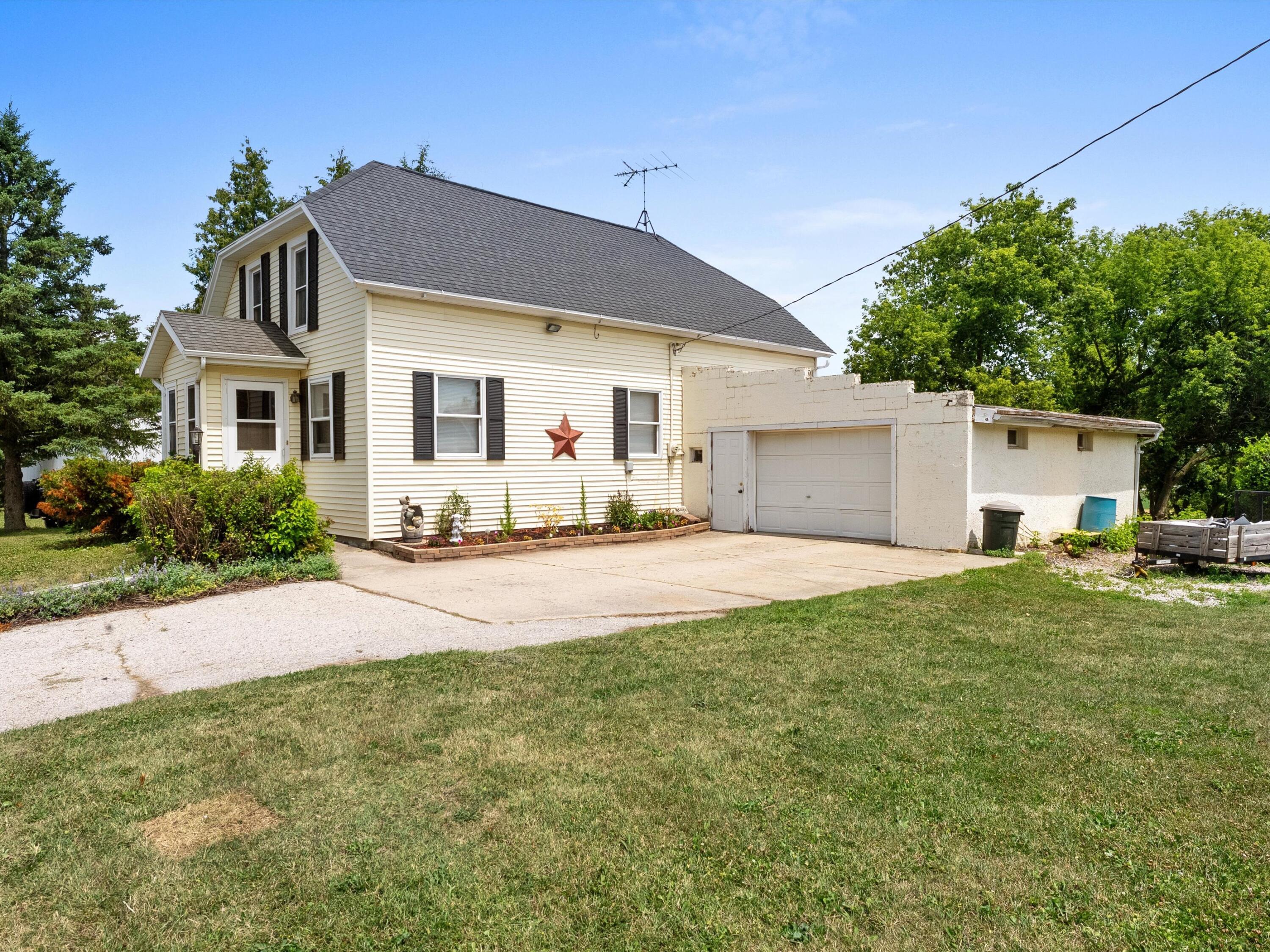 3517 N County Highway J - Property Photo 1