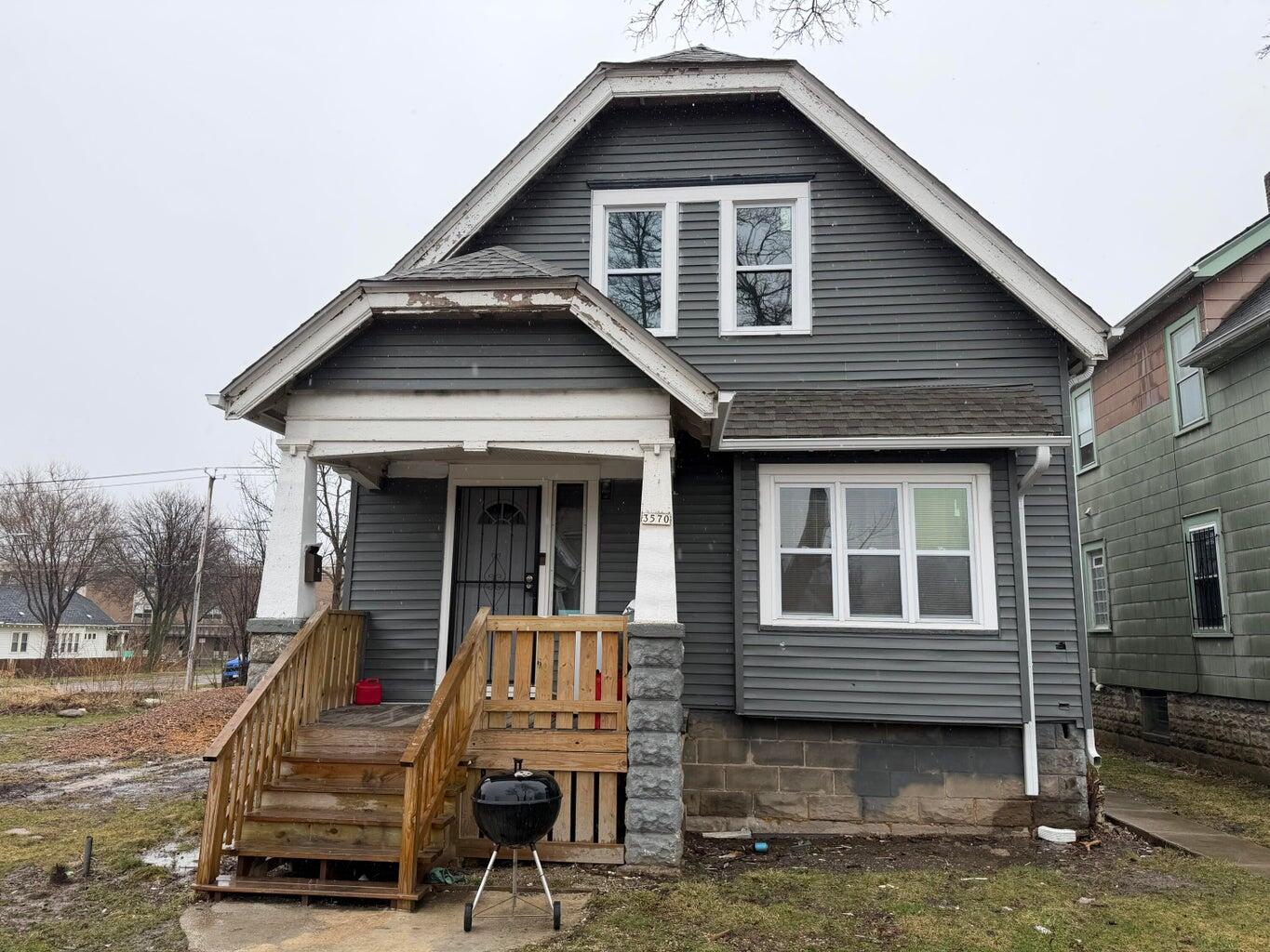 3570 N 19th St Property Photo 1