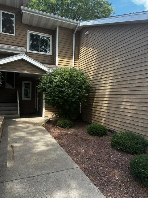 109 Creek Edge Ct Property Photo 1