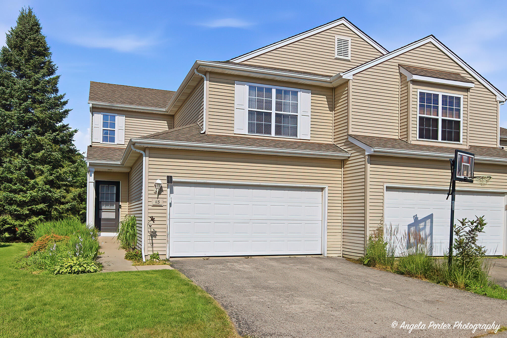 1400 Hunters Ridge Dr Property Photo 1