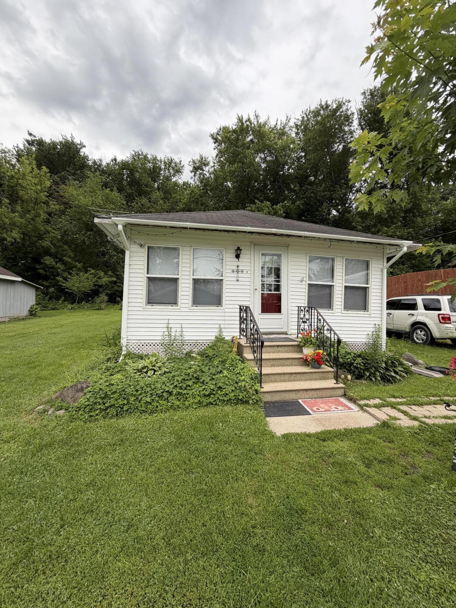 1402 E Koshkonong Dr Property Photo 1
