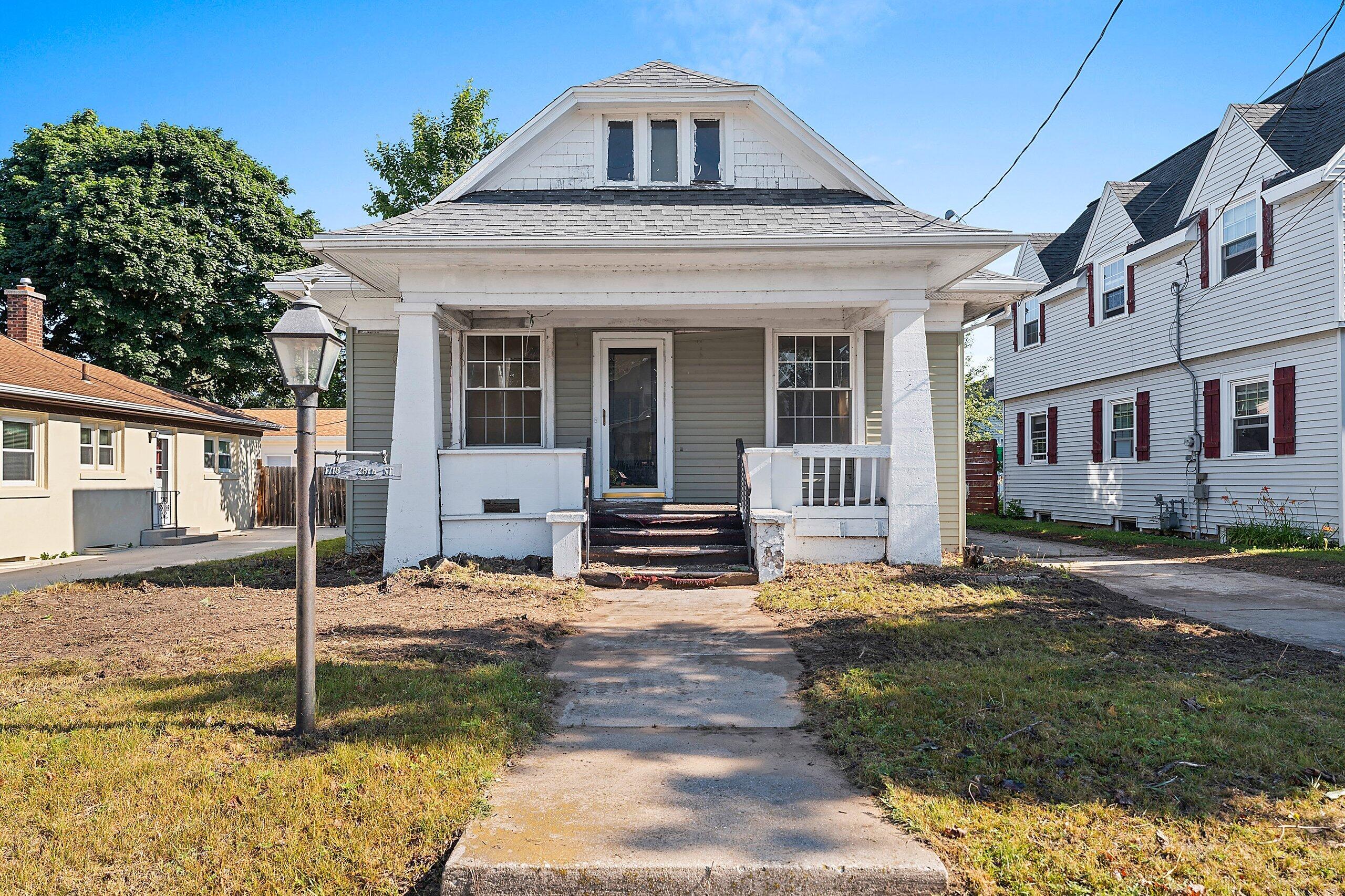 1718 28th St Property Photo 1