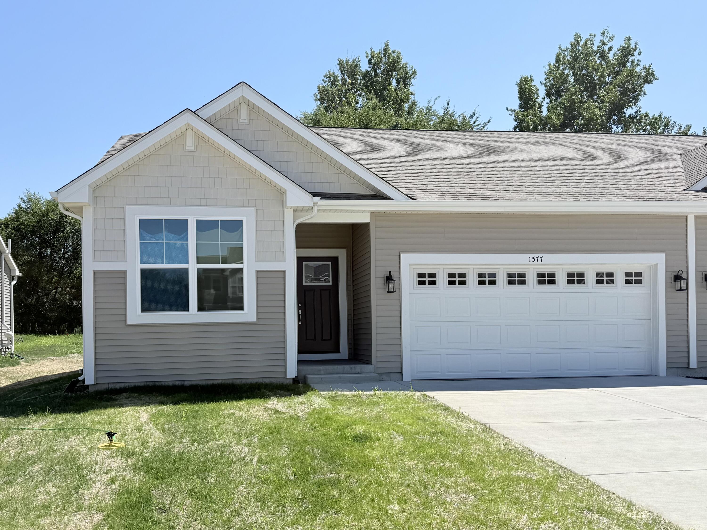 1569 Meadowview Ct Property Photo 1
