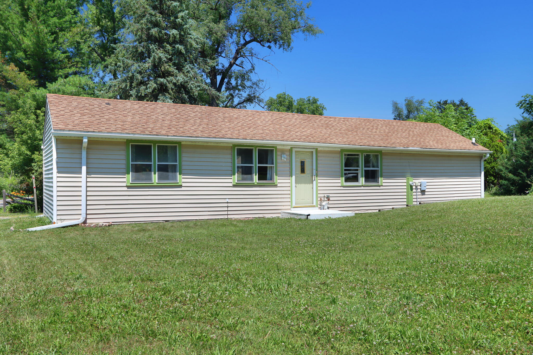 N1480 Orchid Dr Property Photo 1