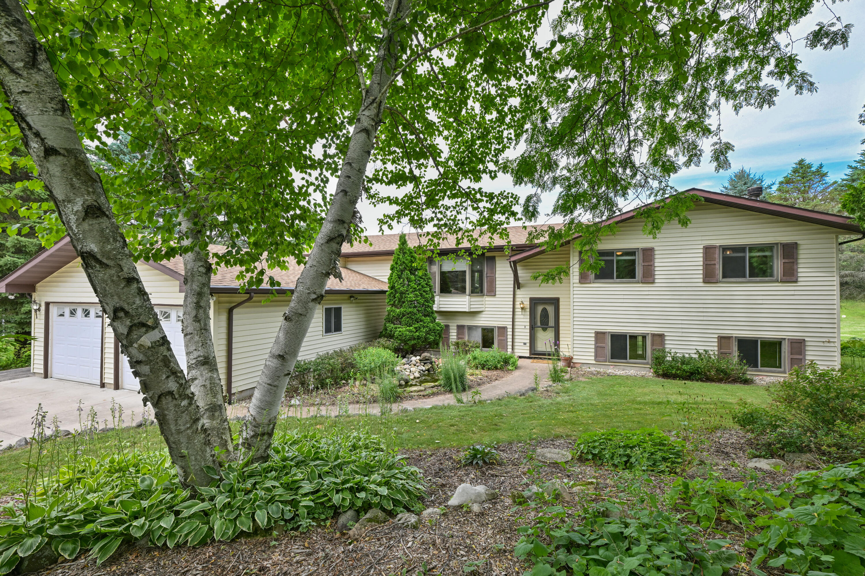 4751 E Oakview Dr Property Photo 1