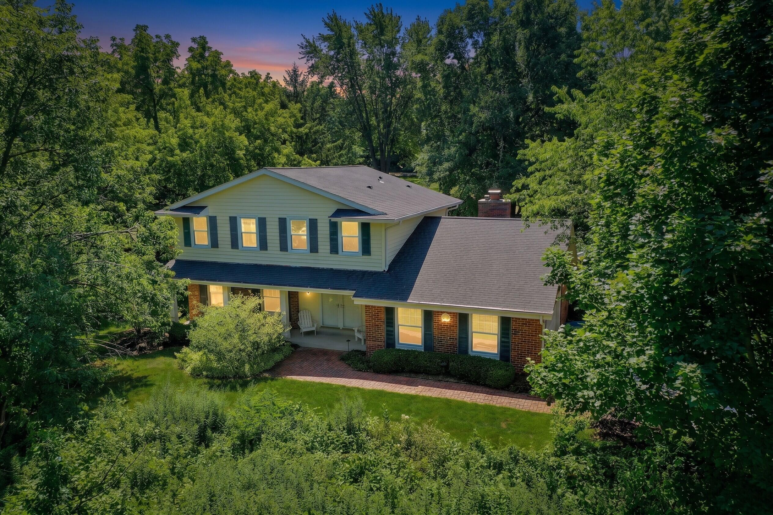 W264S7300 Kings Peak Ct