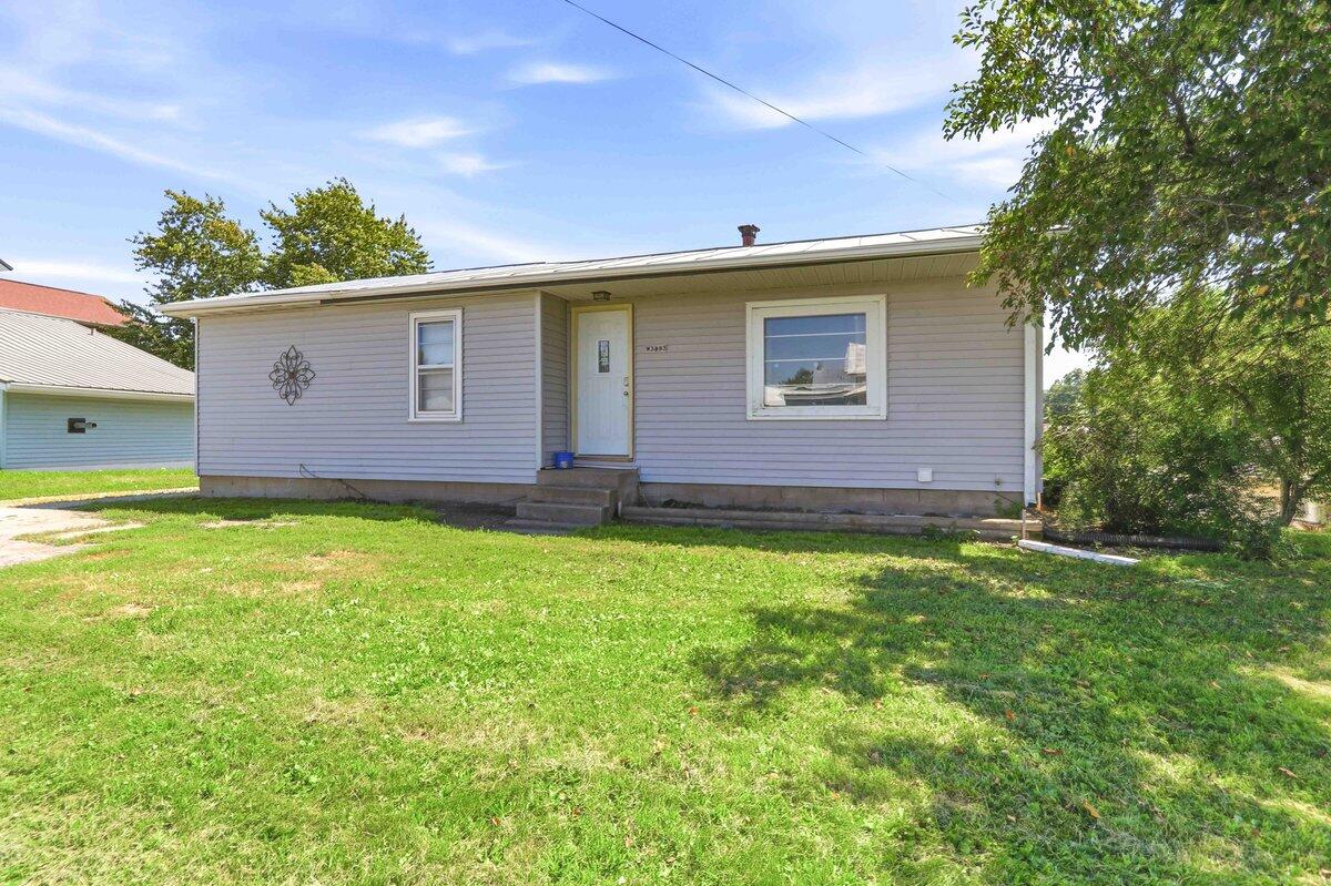 W3893 County Road De - Property Photo 1