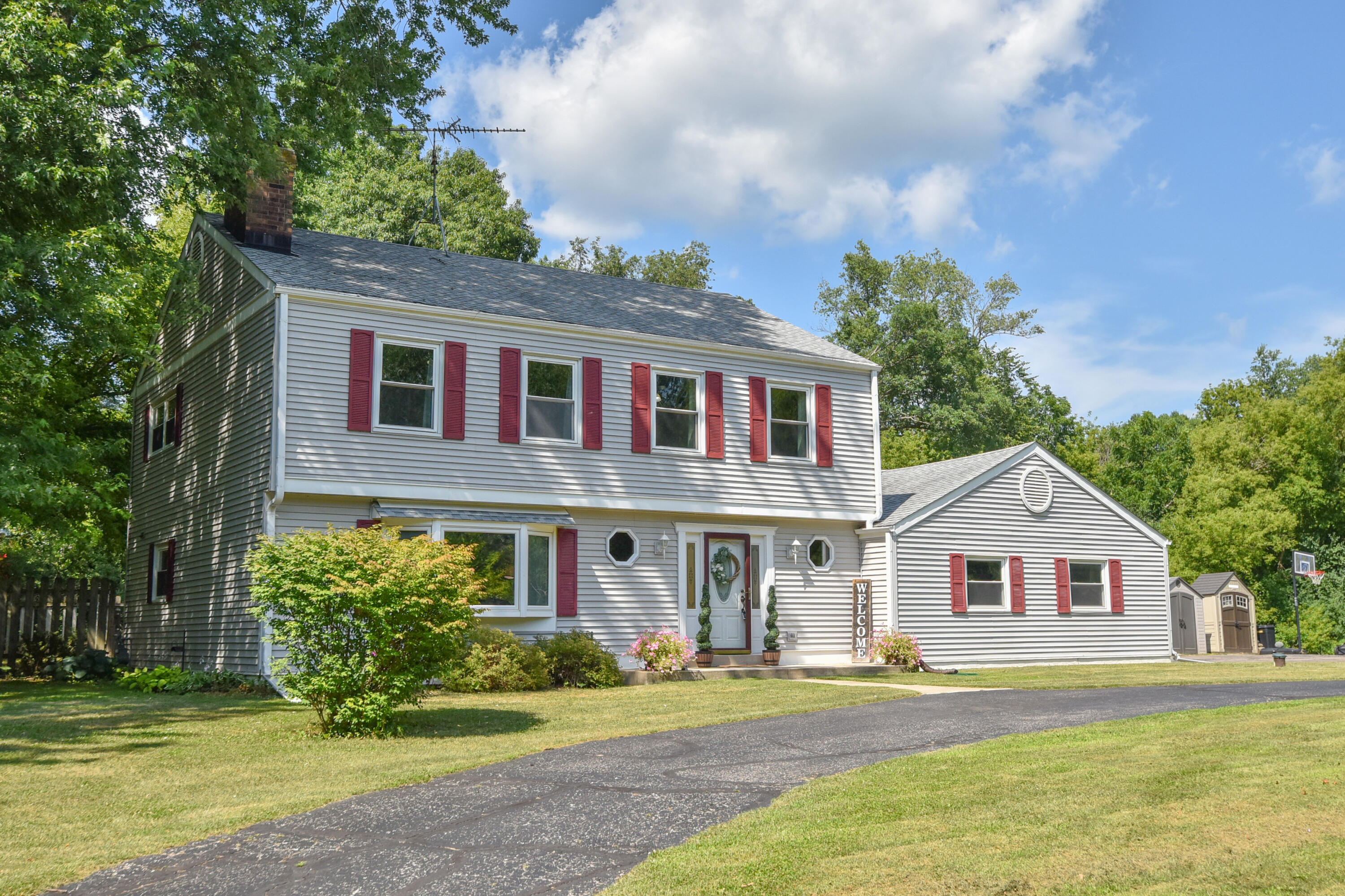 731 Tipperary Ln Property Photo 1