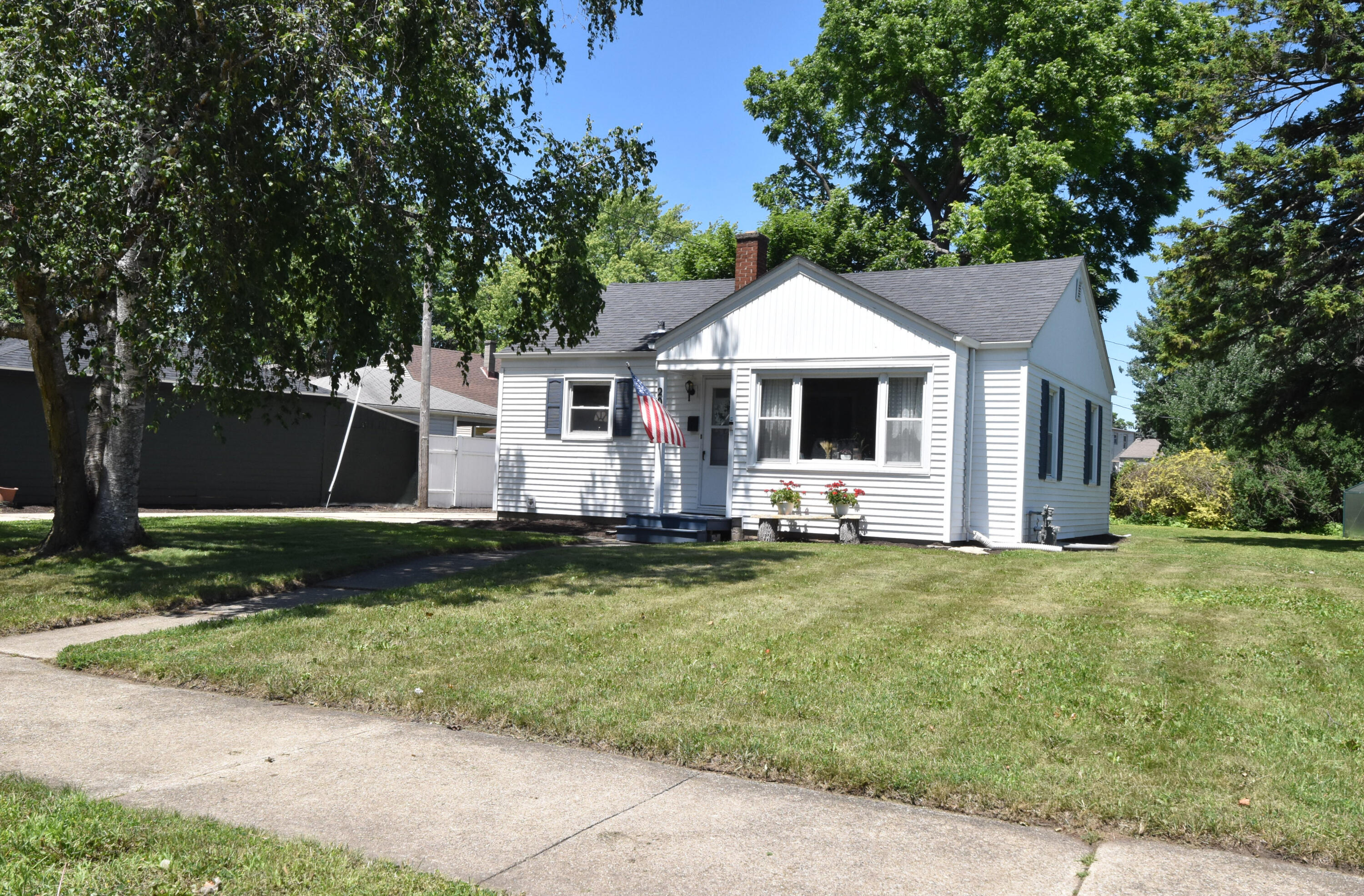 2030 Webster St Property Photo 1