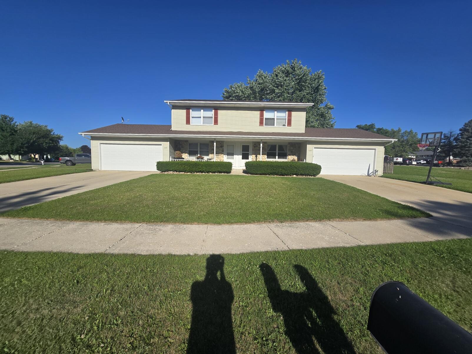 1547 Briarwood Ln Property Photo 1