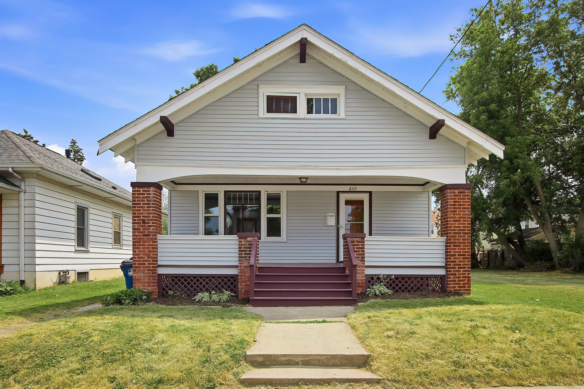 2111 Lawn St Property Photo 1
