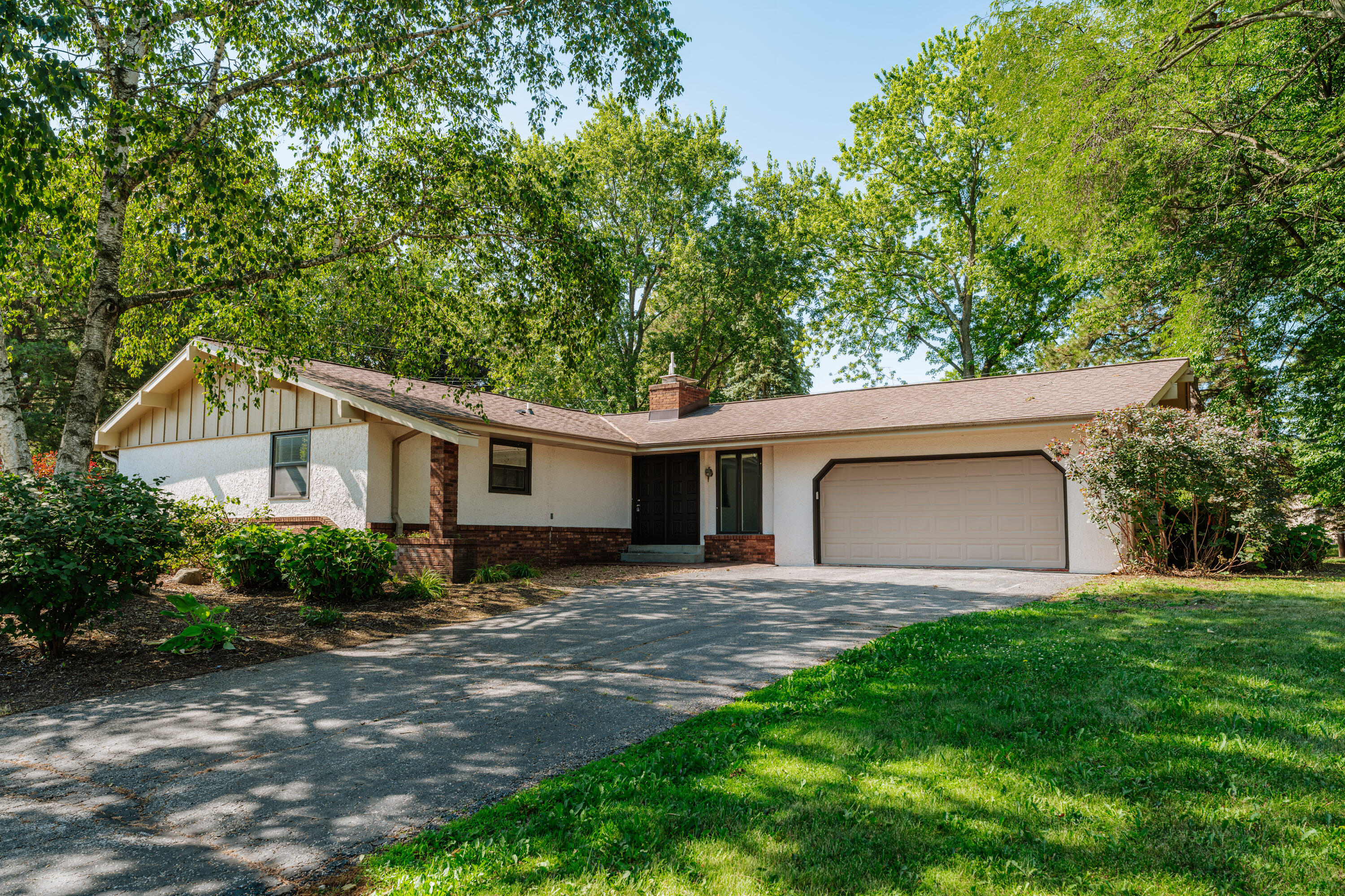 15685 Brojan Dr
