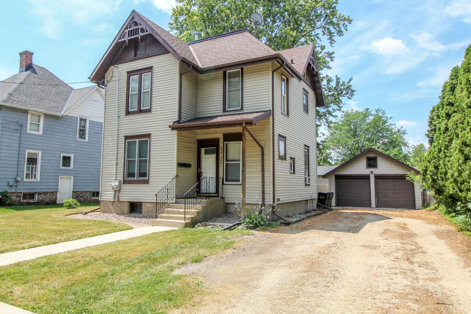 404 Grove St Property Photo 1