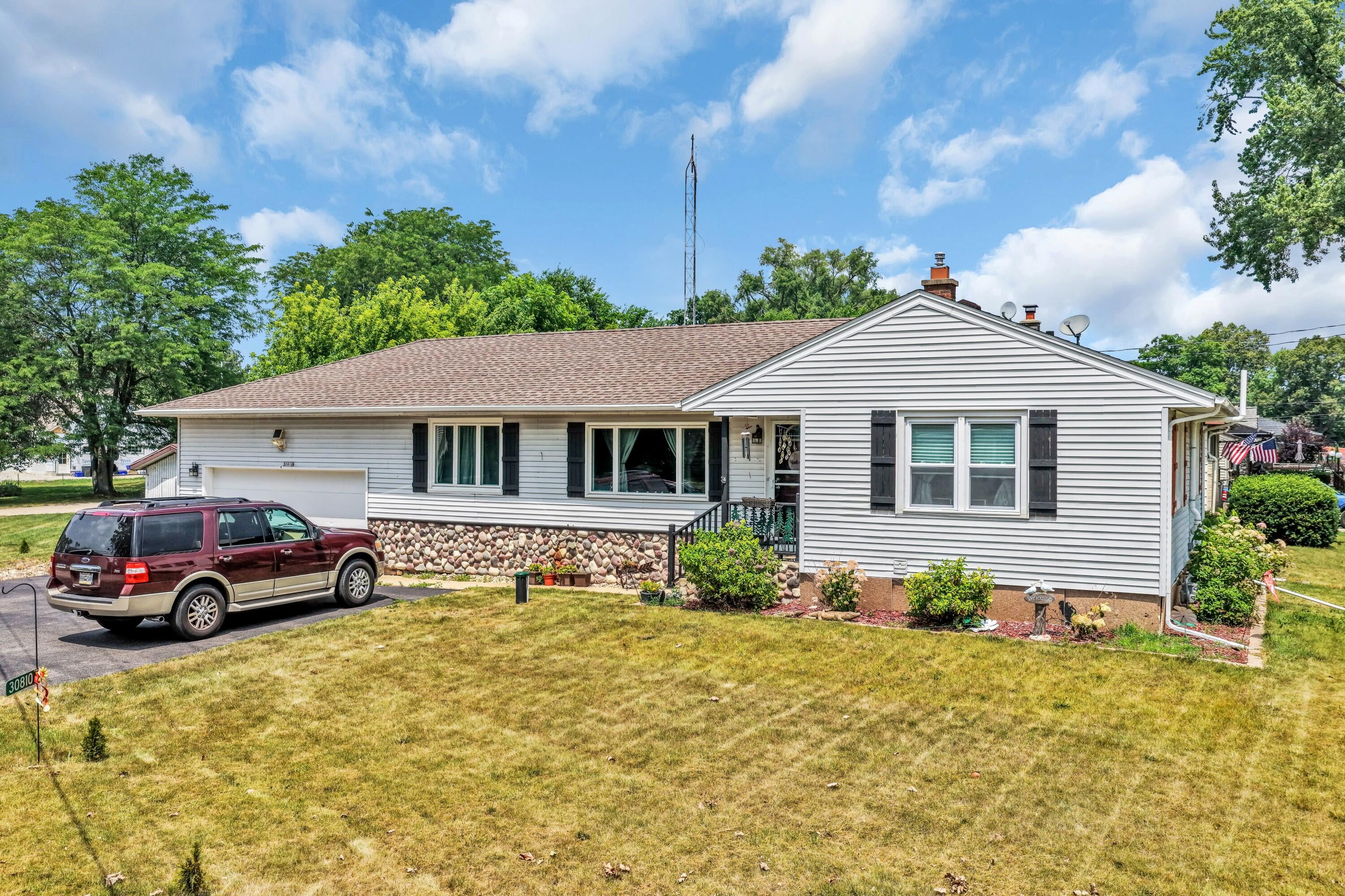 30810 Weiler Rd Property Photo 1