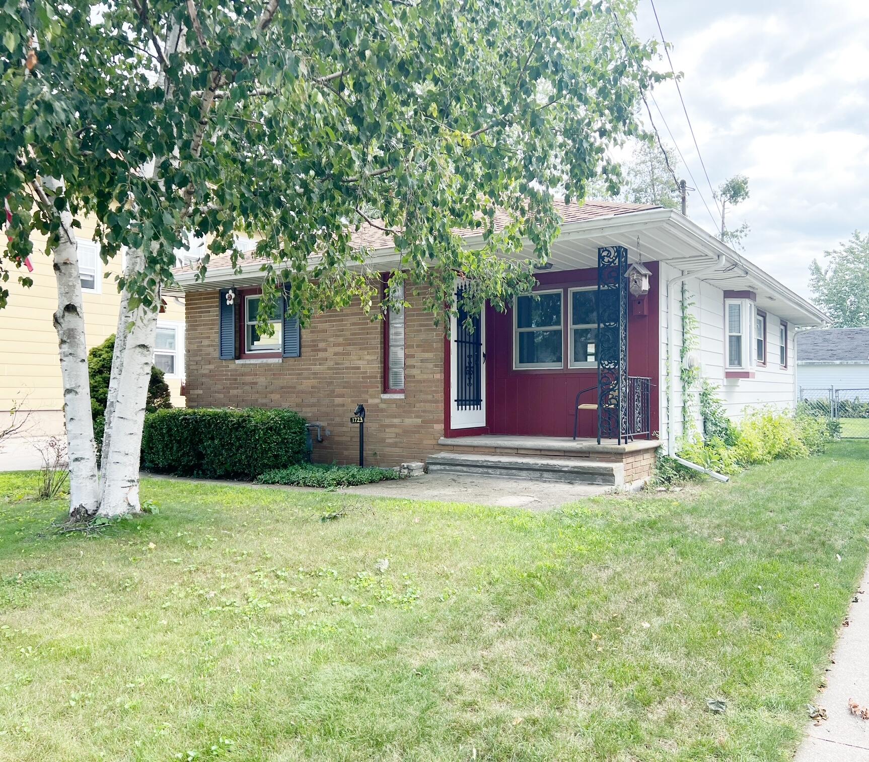 1723 27th St Property Photo 1