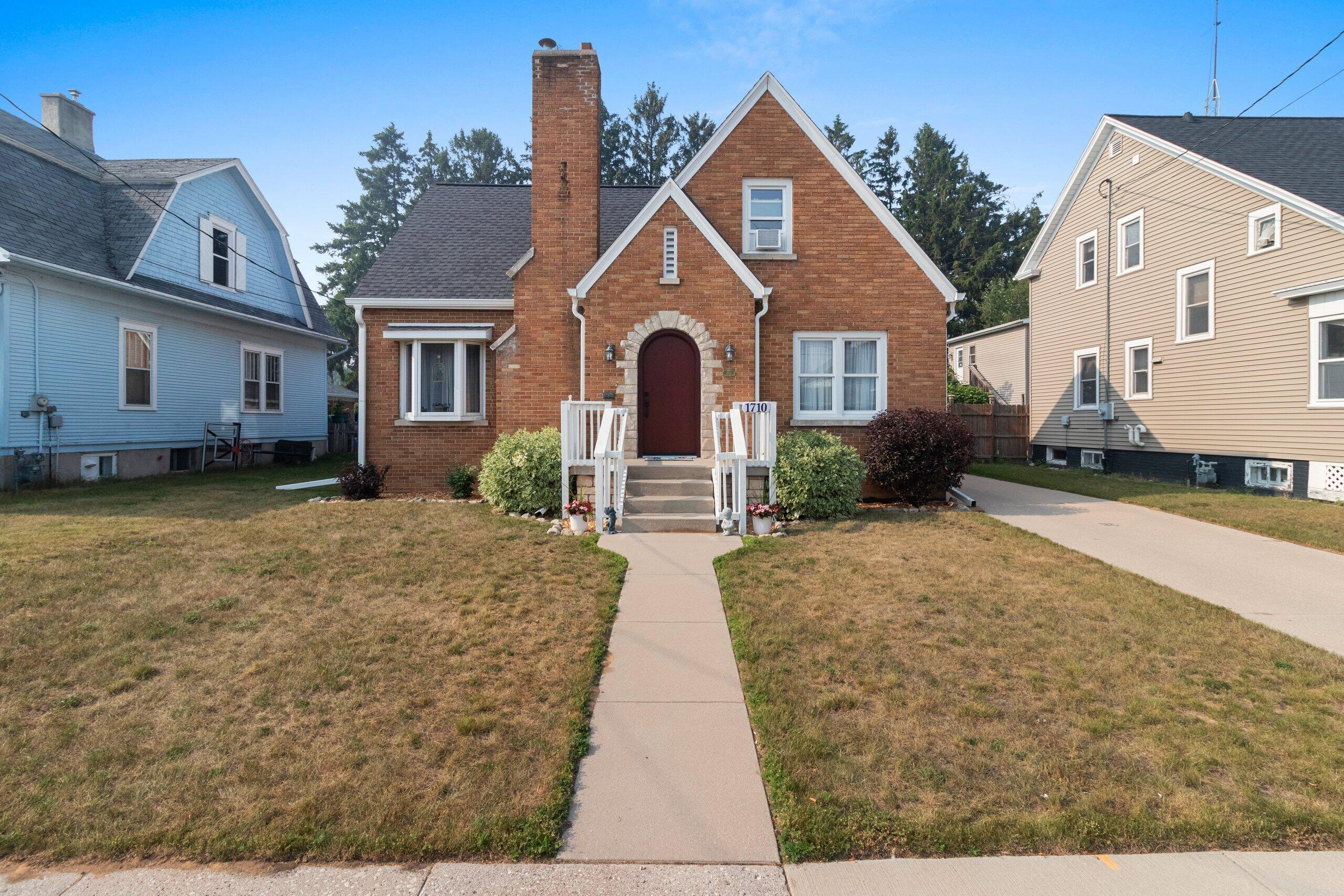 1710 24th St Property Photo 1