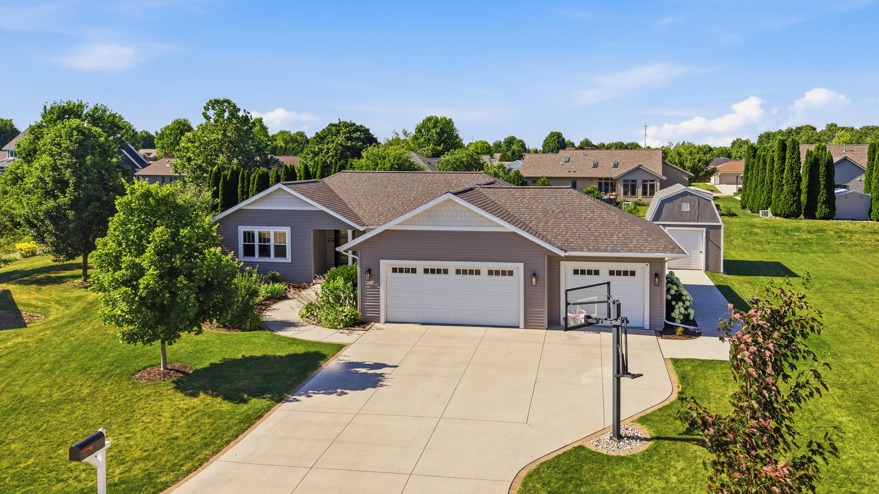 2616 Creekview Ct Property Photo 1