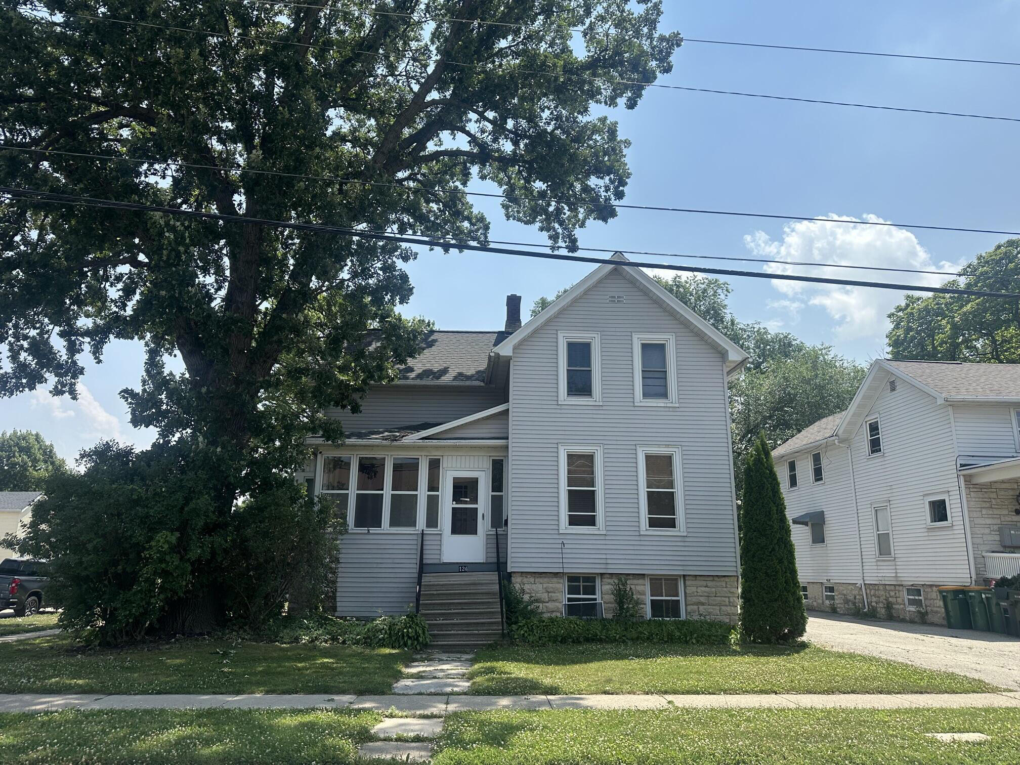 124 E Merrill Ave Property Photo 1