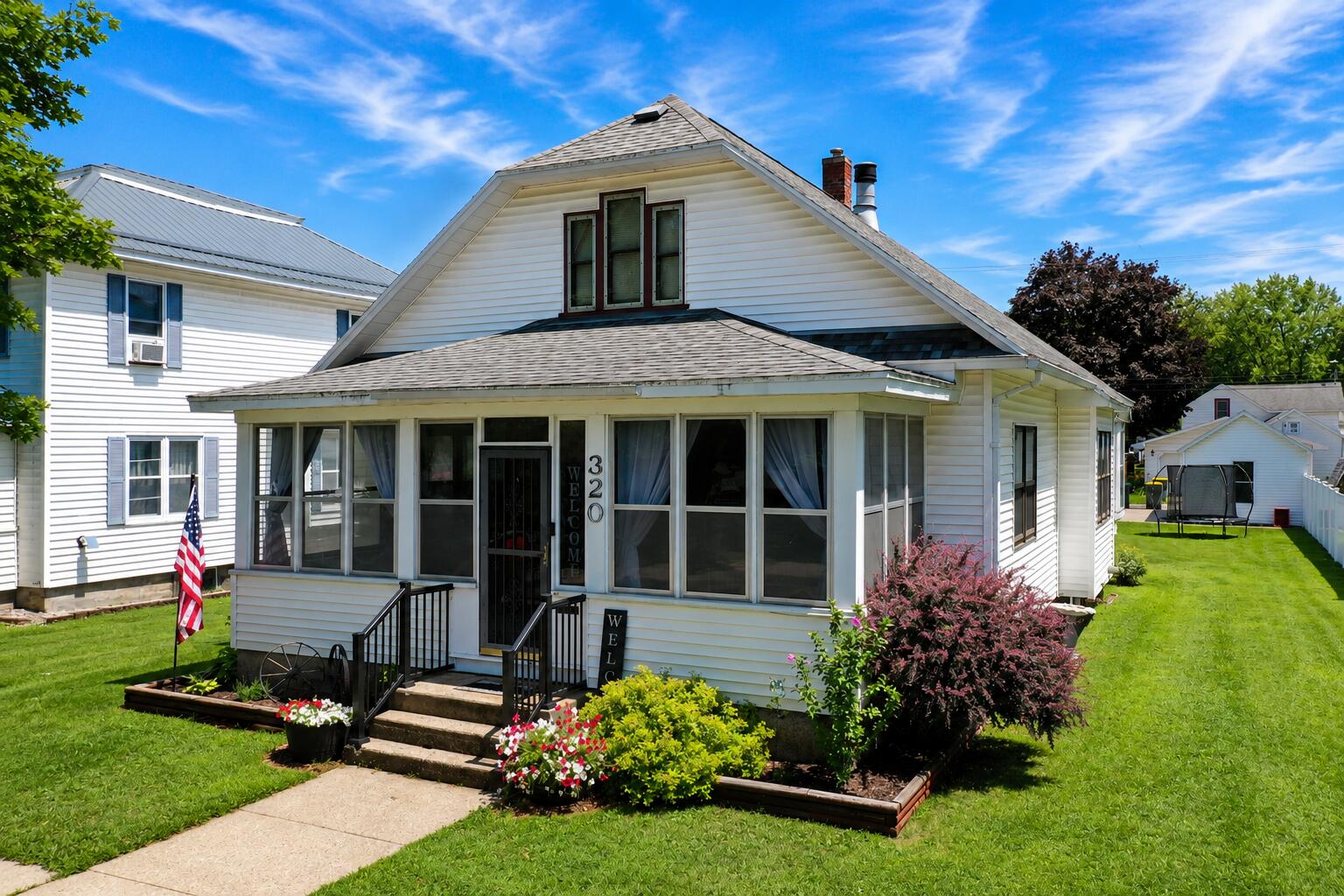 320 N Wacouta Ave Property Photo 1