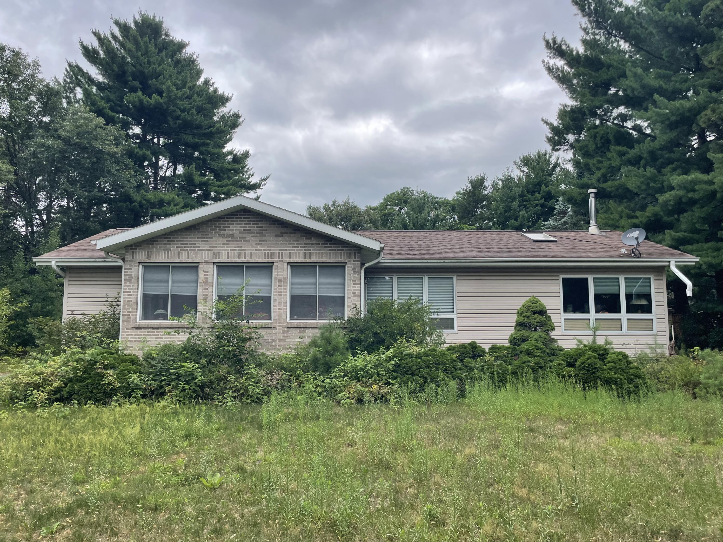W5550 OAKDALE Dr