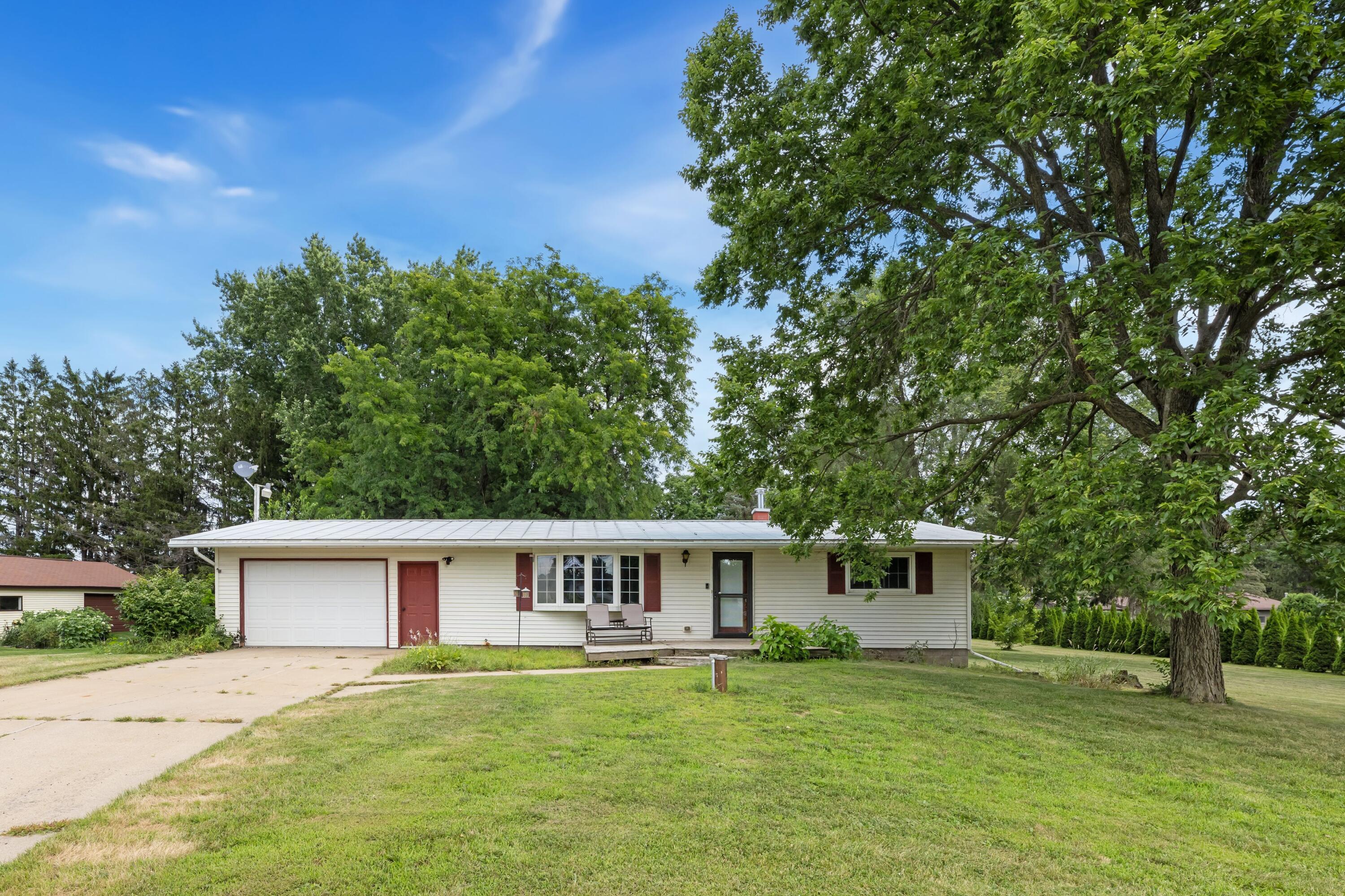 15146 Hardware Rd Property Photo 1