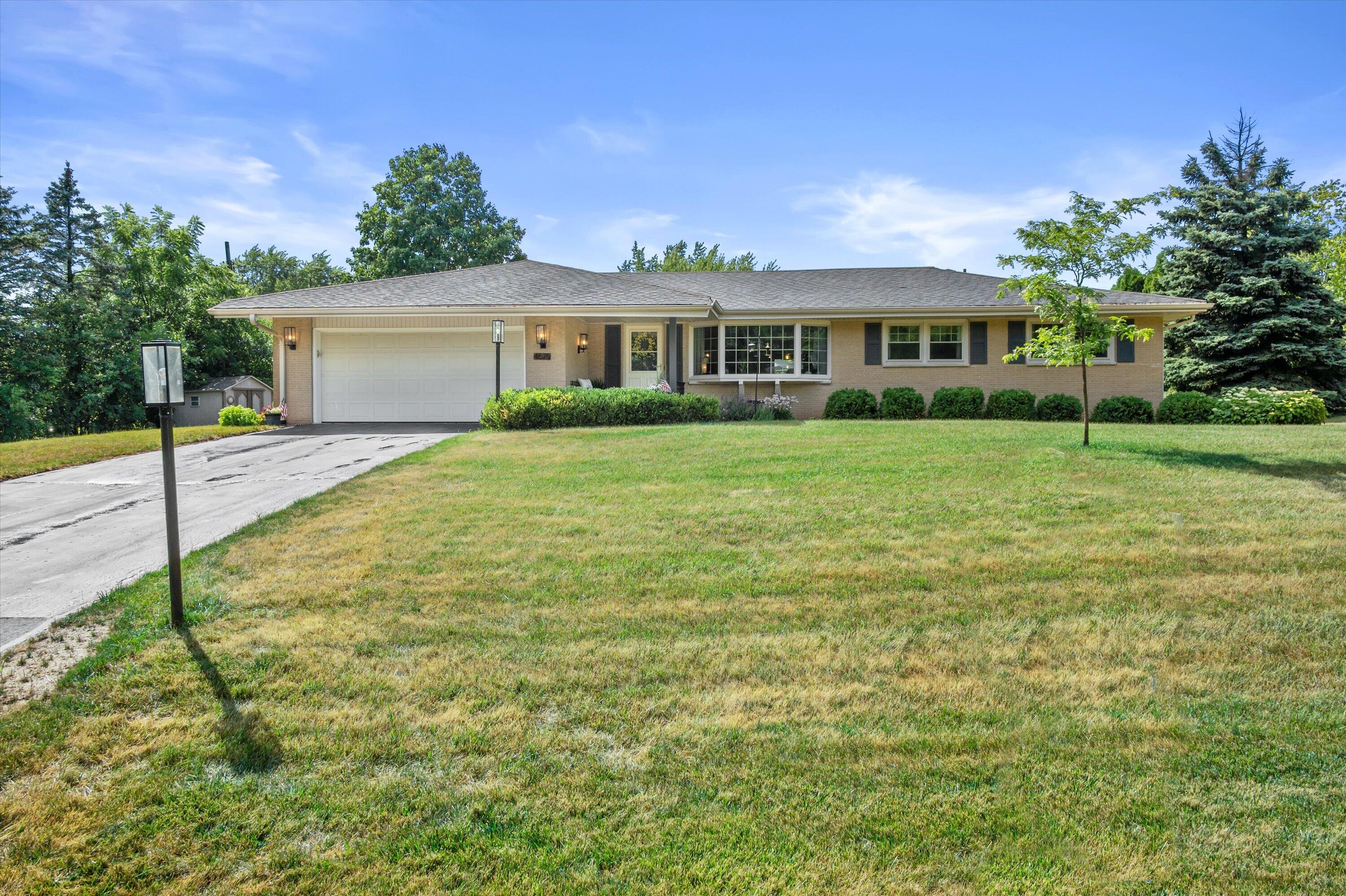 4575 Lincrest Dr Property Photo 1