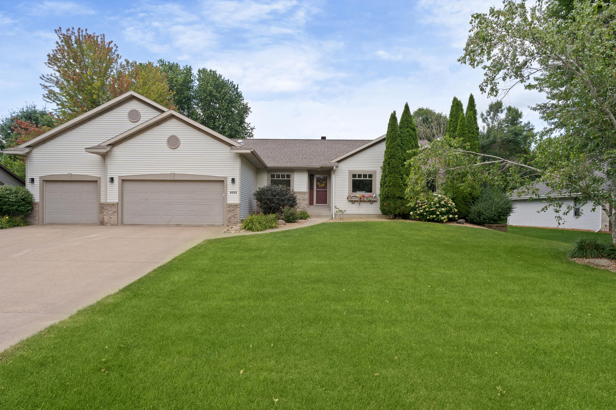 4033 Beverly Dr Property Photo 1