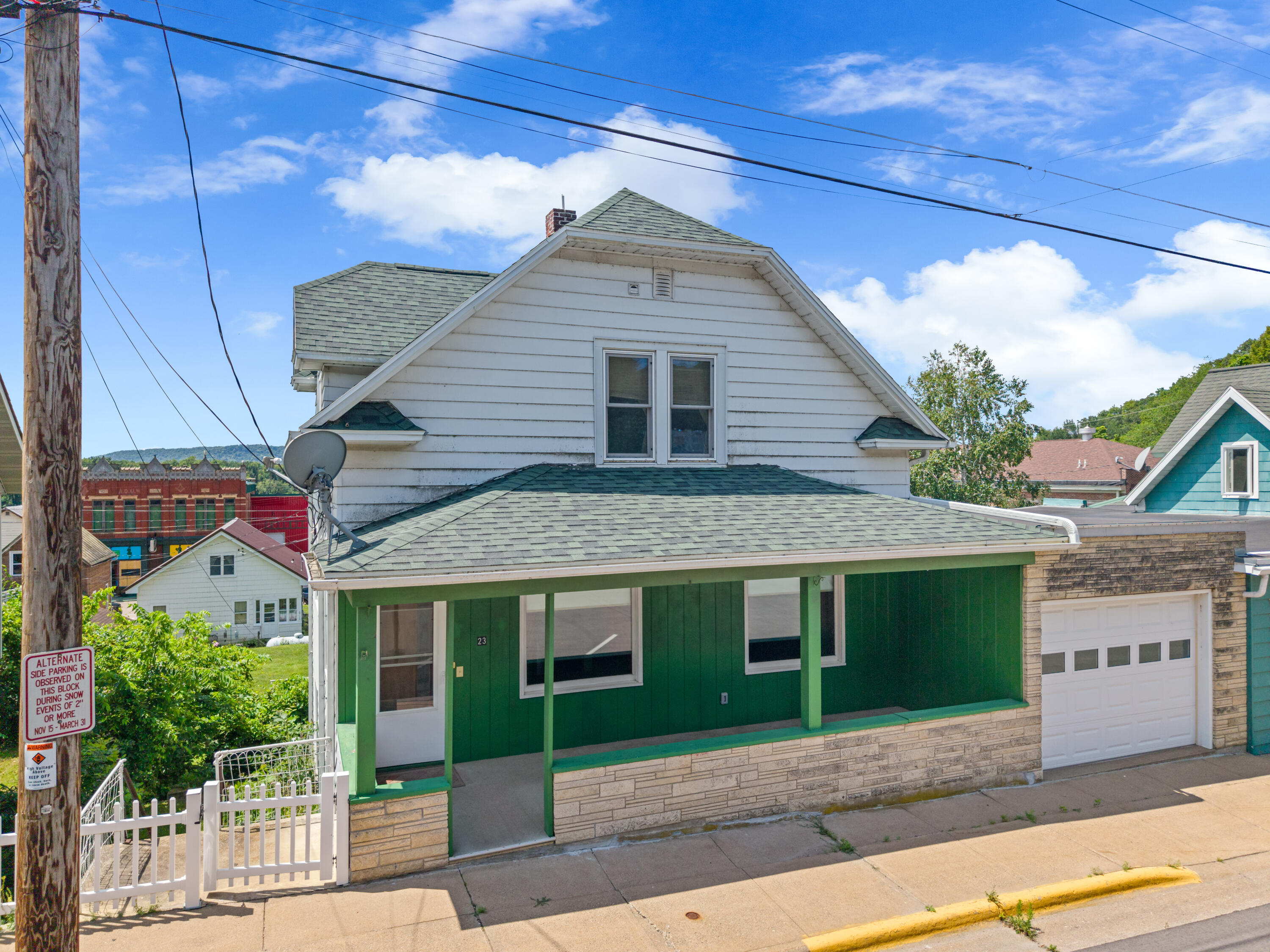 23 N Hill St Property Photo 1
