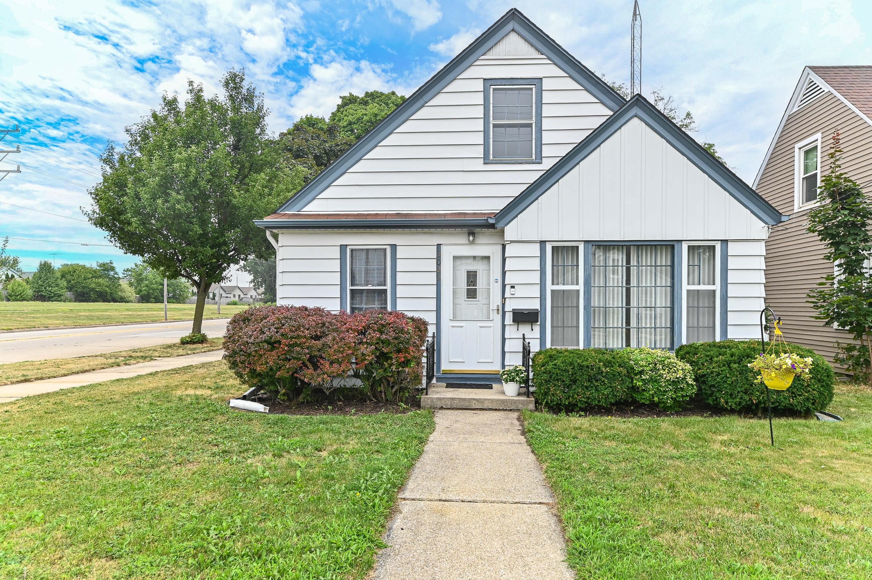 3022 21st St Property Photo 1