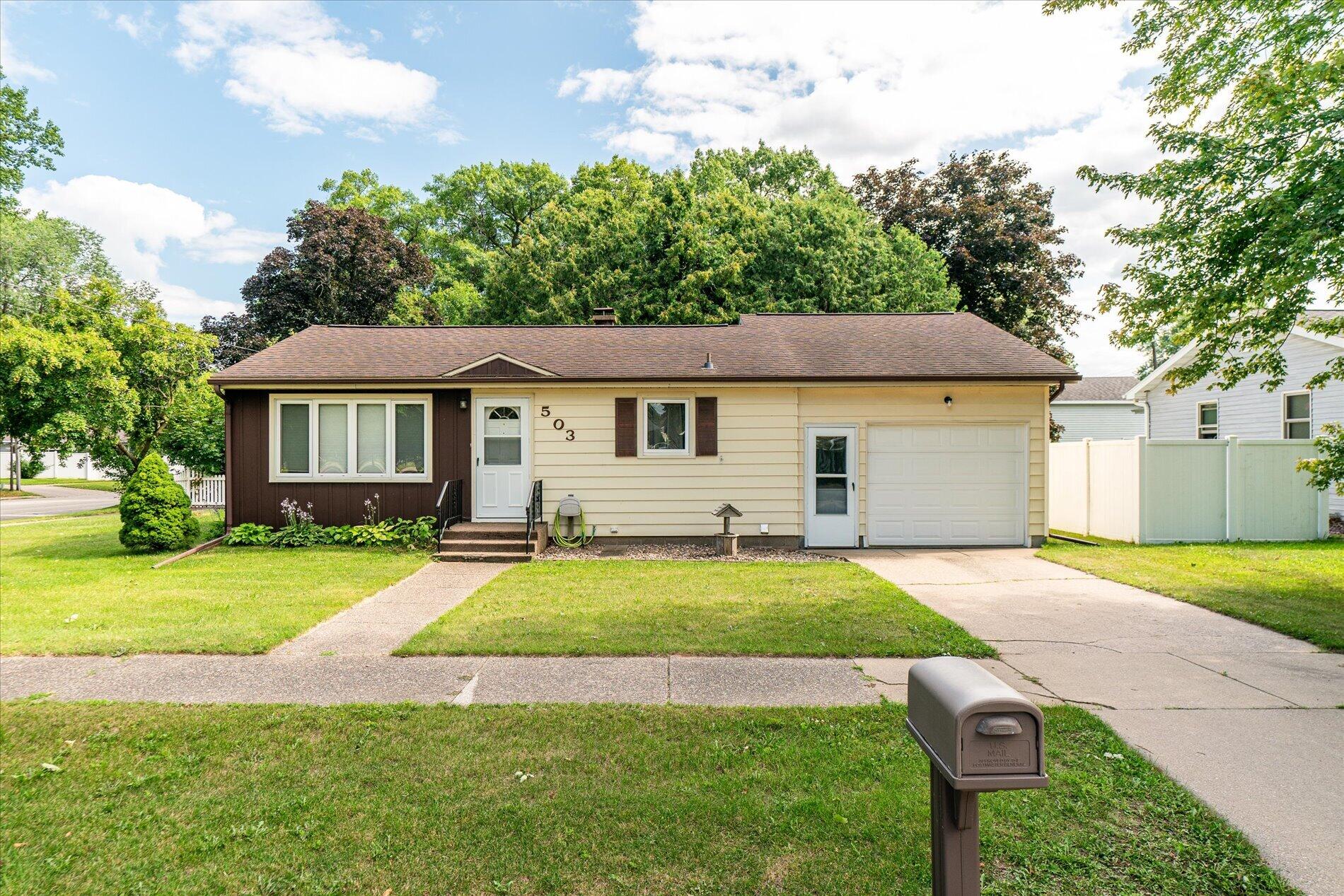 503 9th St Property Photo 1