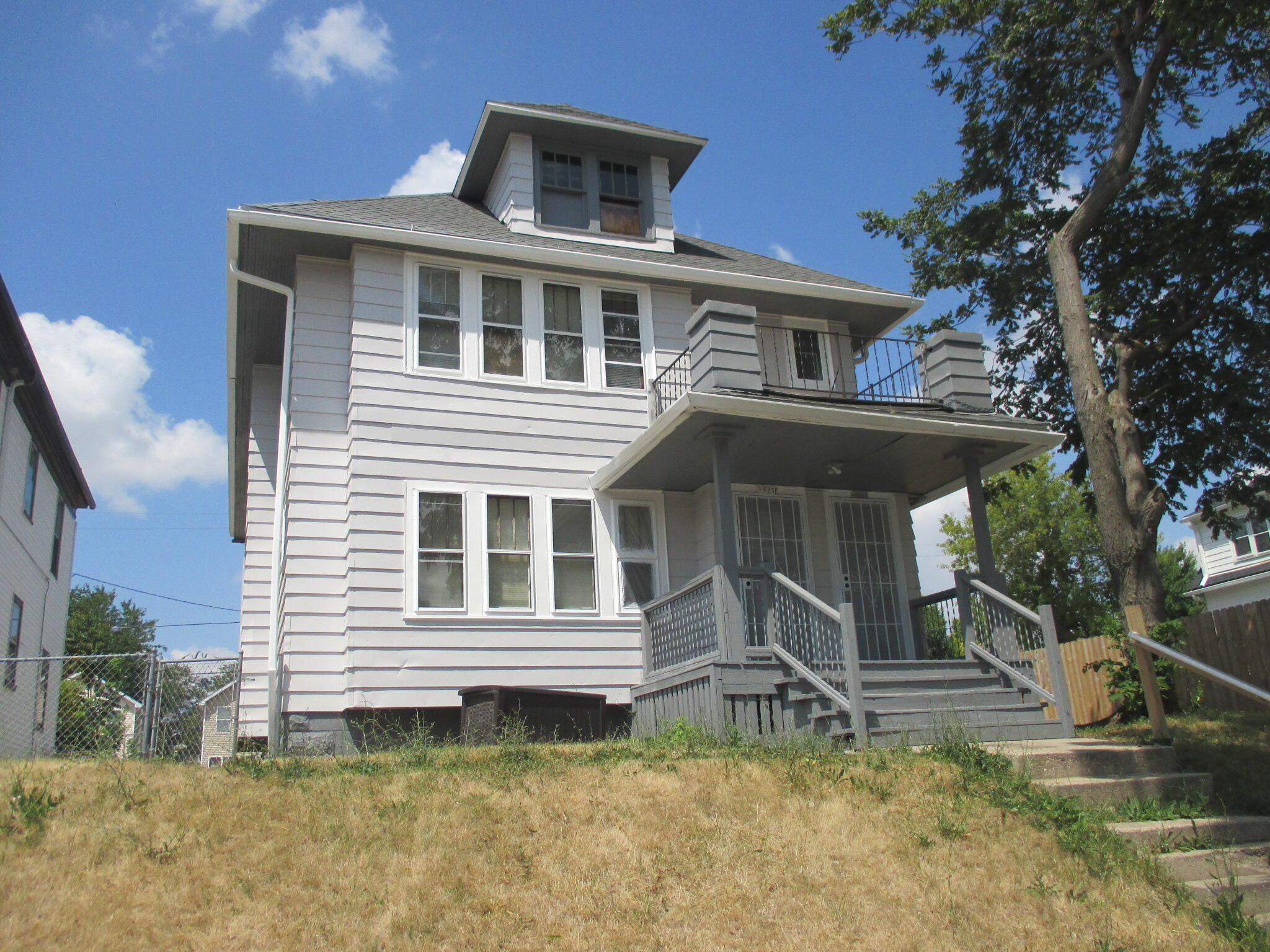 1925 N 27th St Property Photo 1
