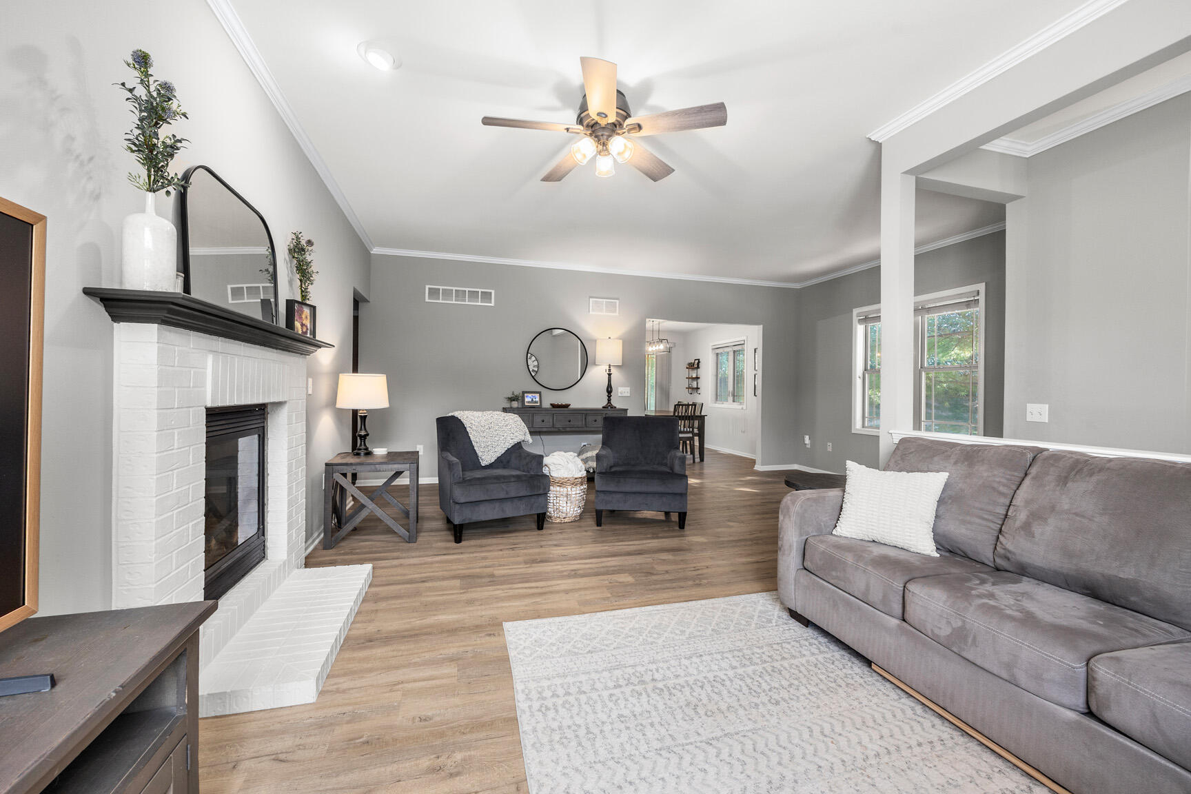 1330 Oak Tree Ct Property Photo 1