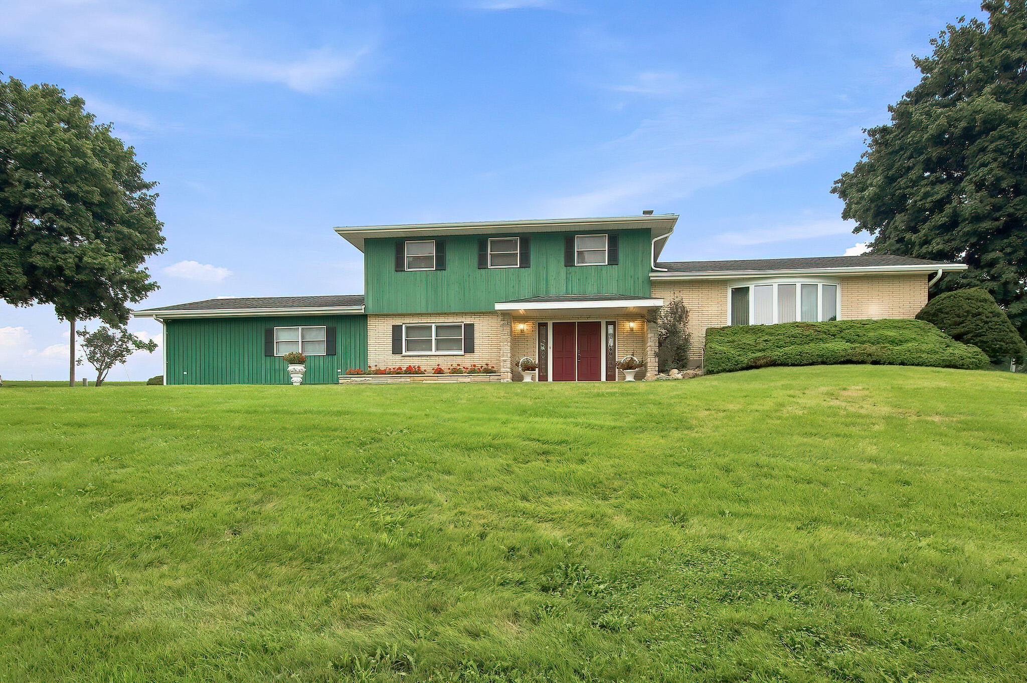 1810 Richmond Rd Property Photo 1