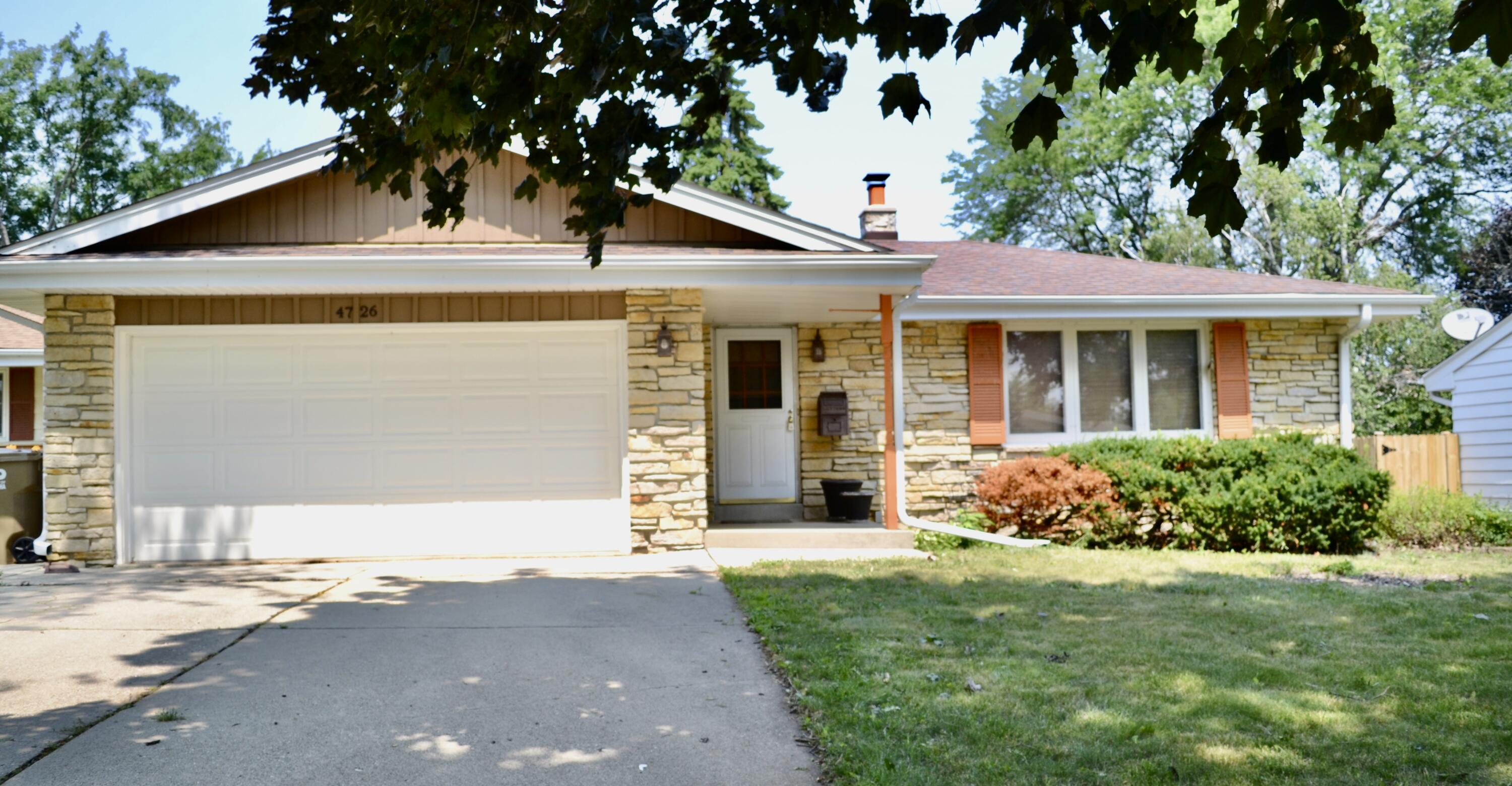 4726 69th St Property Photo 1