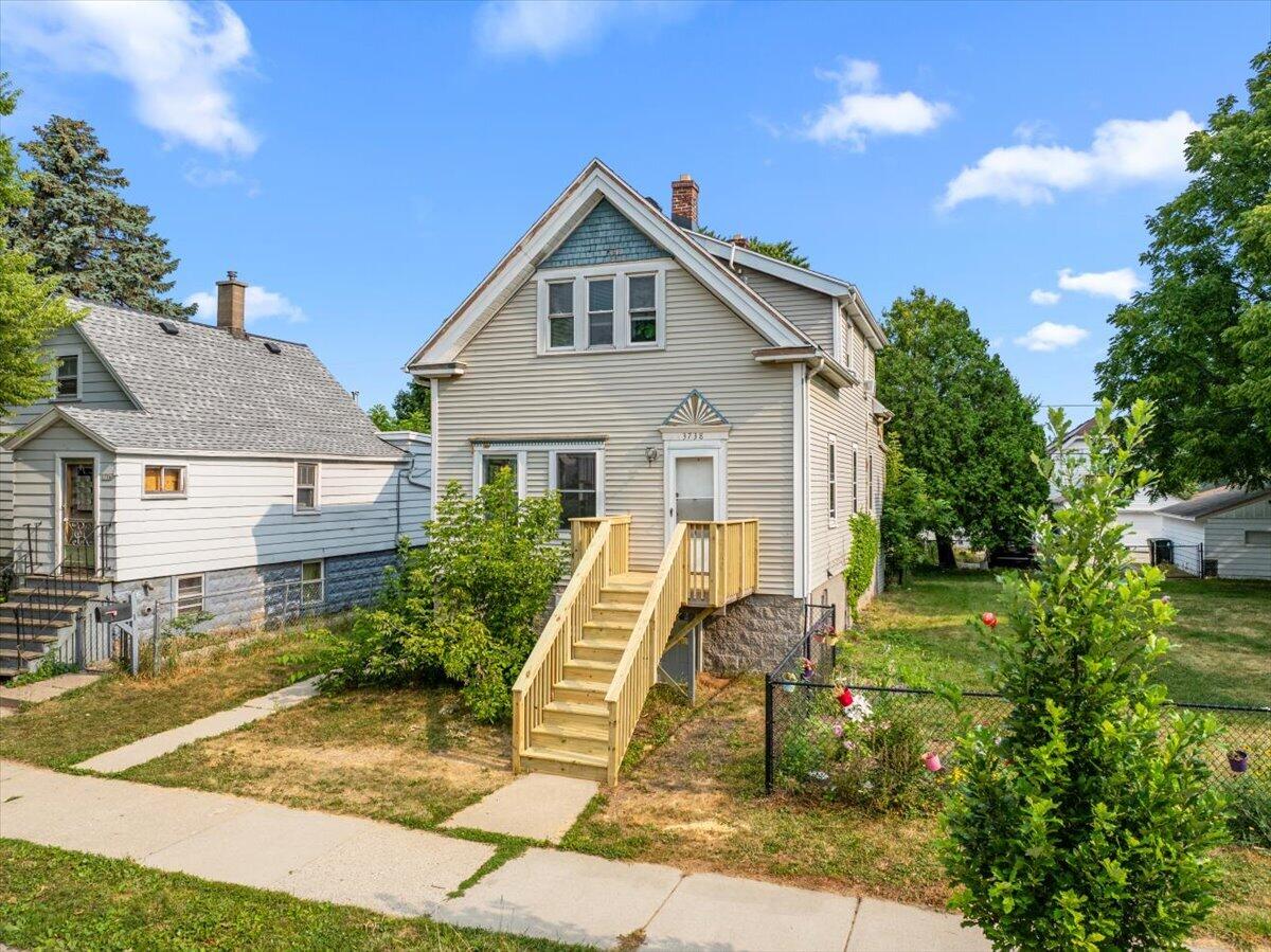 3738 E Pulaski Ave Property Photo 1